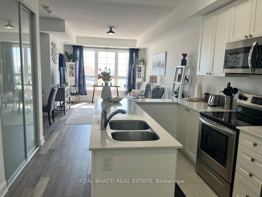 Photo 21 of Unit 410, 50 lakebreeze Drive, Clarington, Newcastle — HOMEH