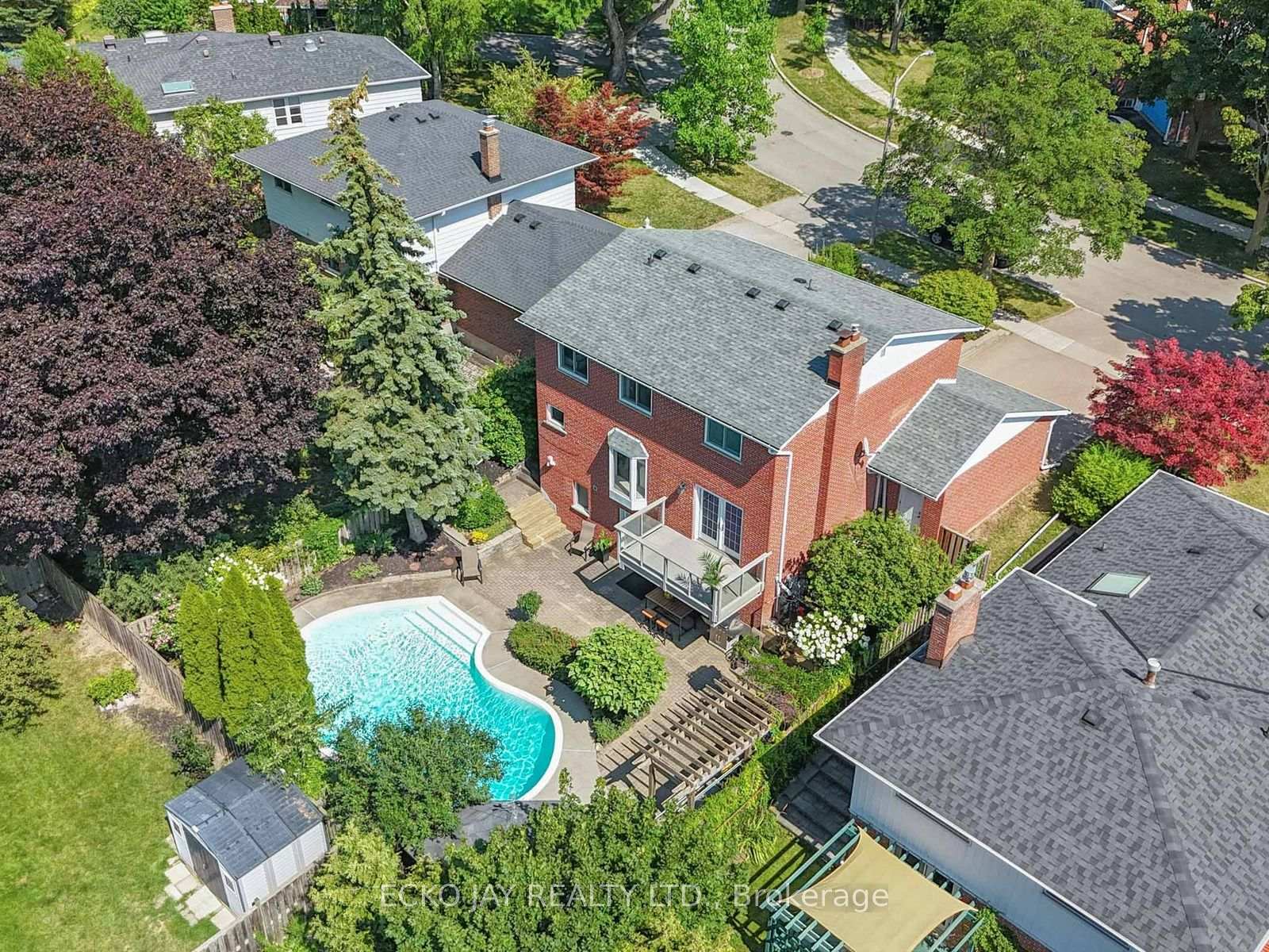 Photo 3 of 22 Meadowglade Crescent, North York, Henry Farm — HOMEH
