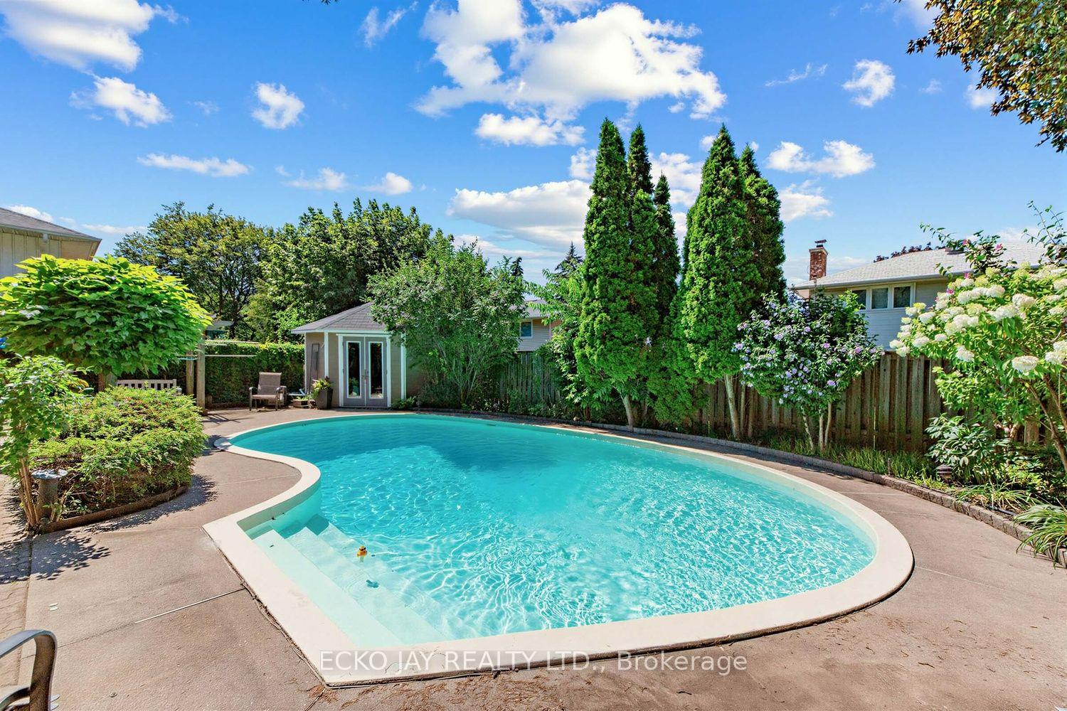 Photo 10 of 22 Meadowglade Crescent, North York, Henry Farm — HOMEH
