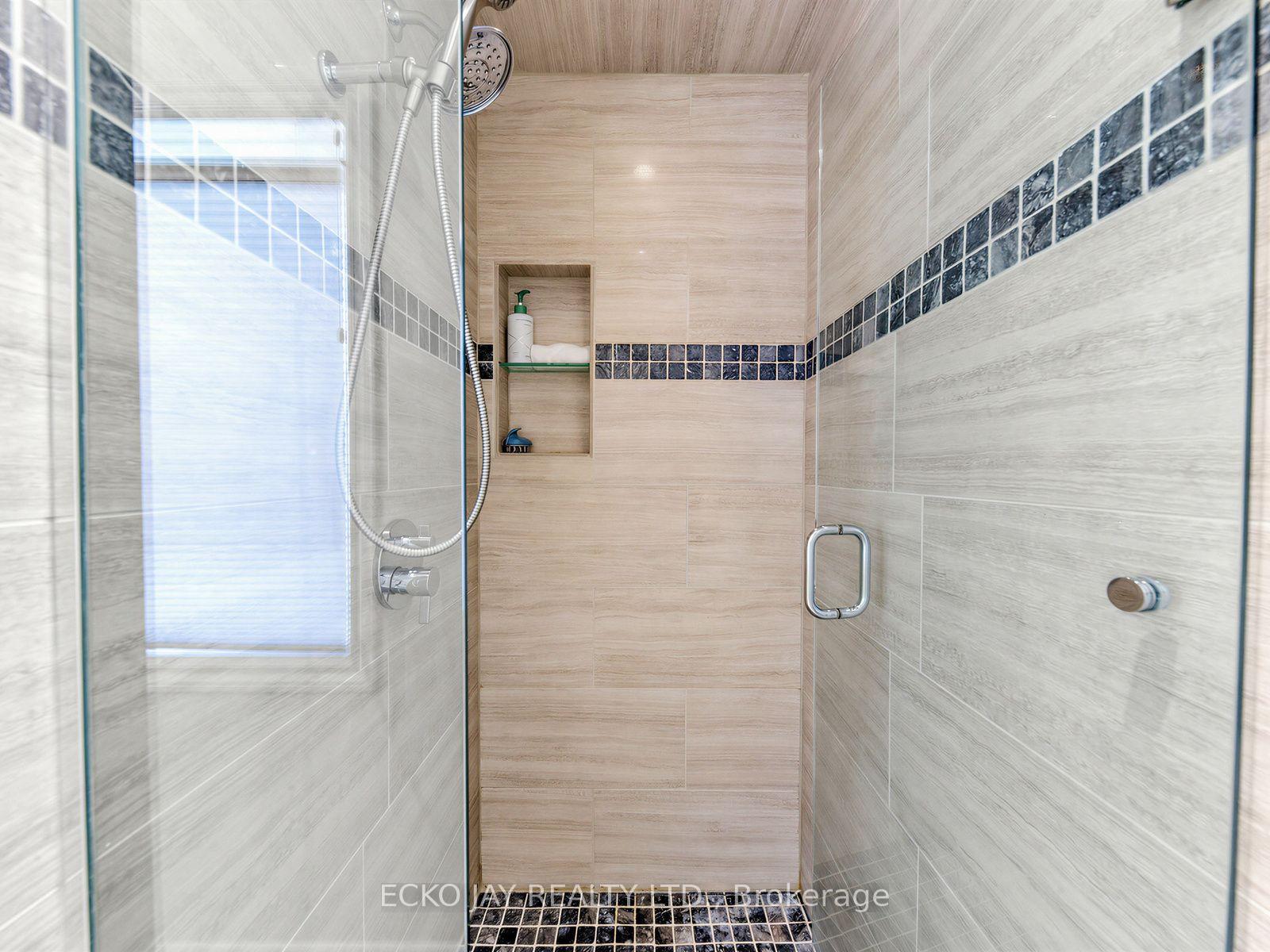 Photo 23 of 22 Meadowglade Crescent, North York, Henry Farm — HOMEH