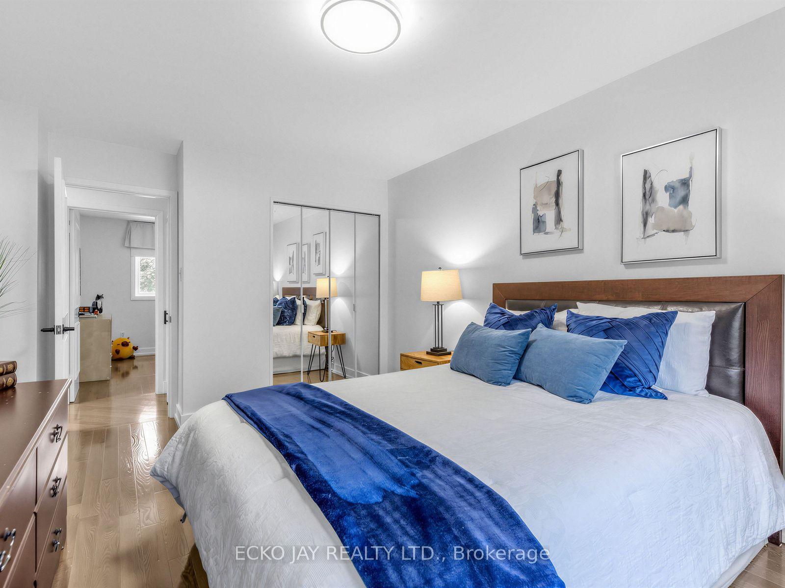 Photo 25 of 22 Meadowglade Crescent, North York, Henry Farm — HOMEH