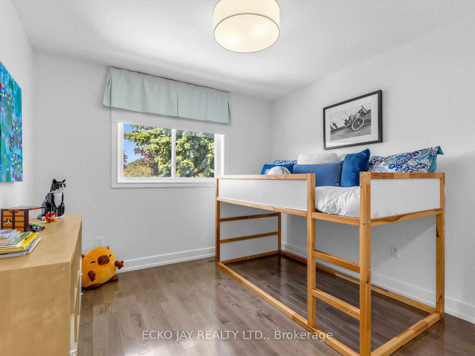 Photo 26 of 22 Meadowglade Crescent, North York, Henry Farm — HOMEH
