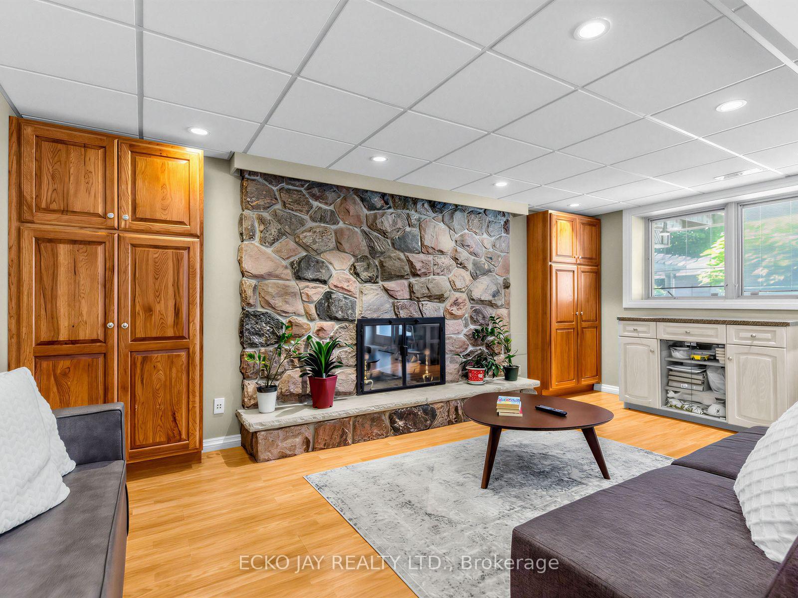 Photo 32 of 22 Meadowglade Crescent, North York, Henry Farm — HOMEH