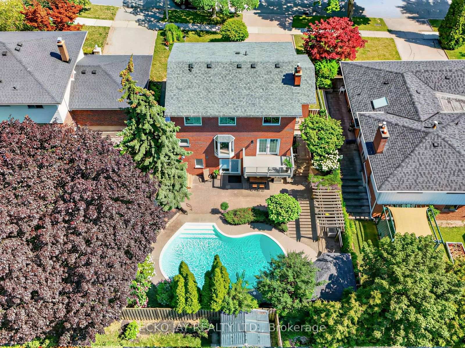 Photo 38 of 22 Meadowglade Crescent, North York, Henry Farm — HOMEH