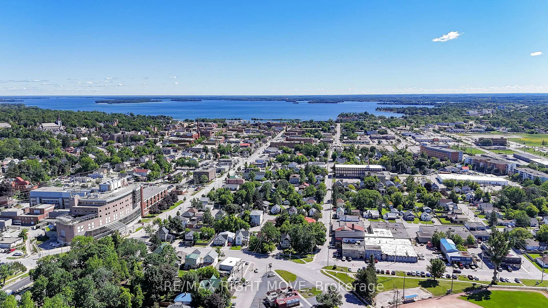 Photo 17 of 72 Dunedin Street, Orillia — HOMEH