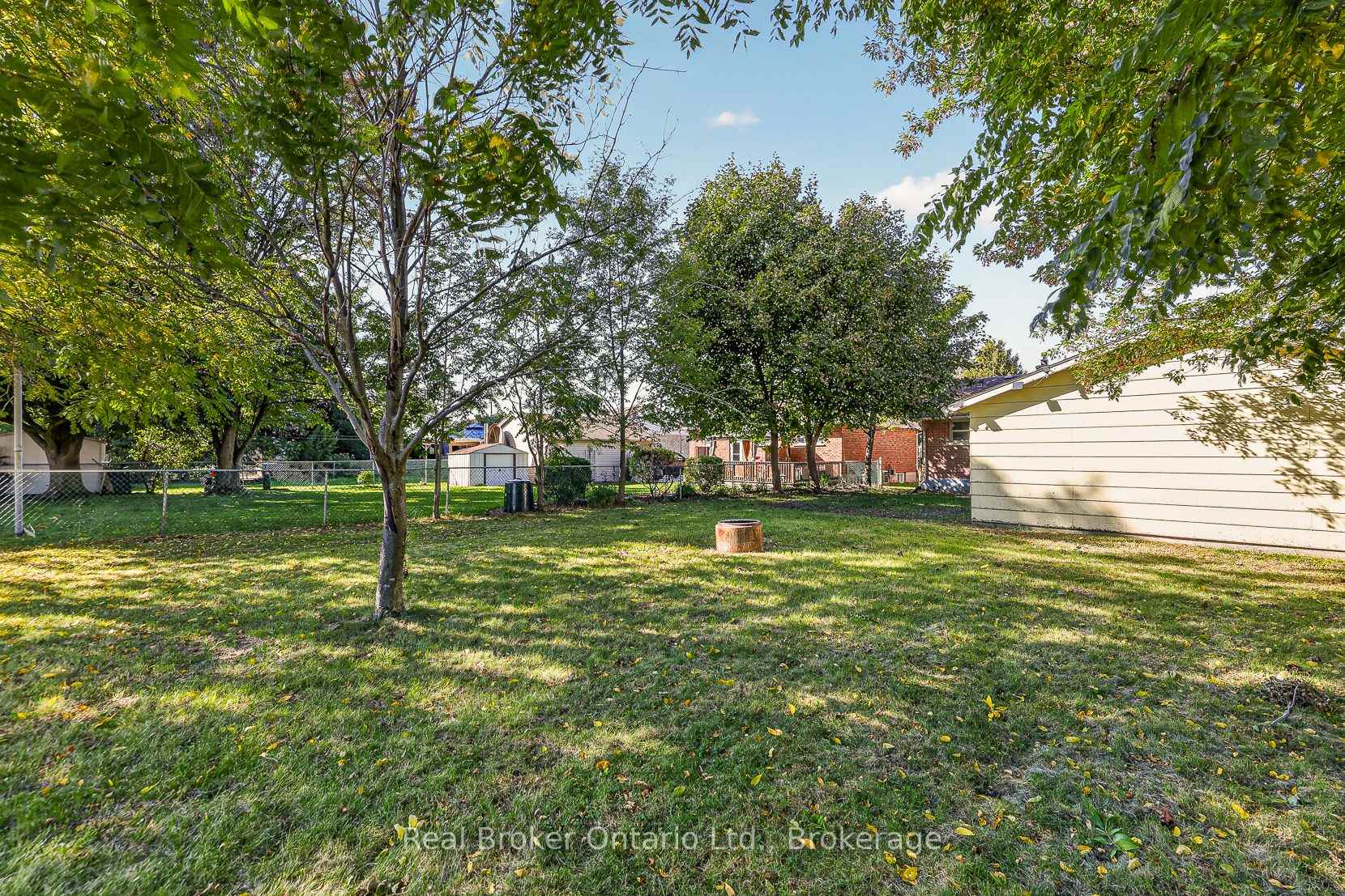 Photo 12 of 884 Devonshire Avenue, Woodstock, Woodstock - North — HOMEH