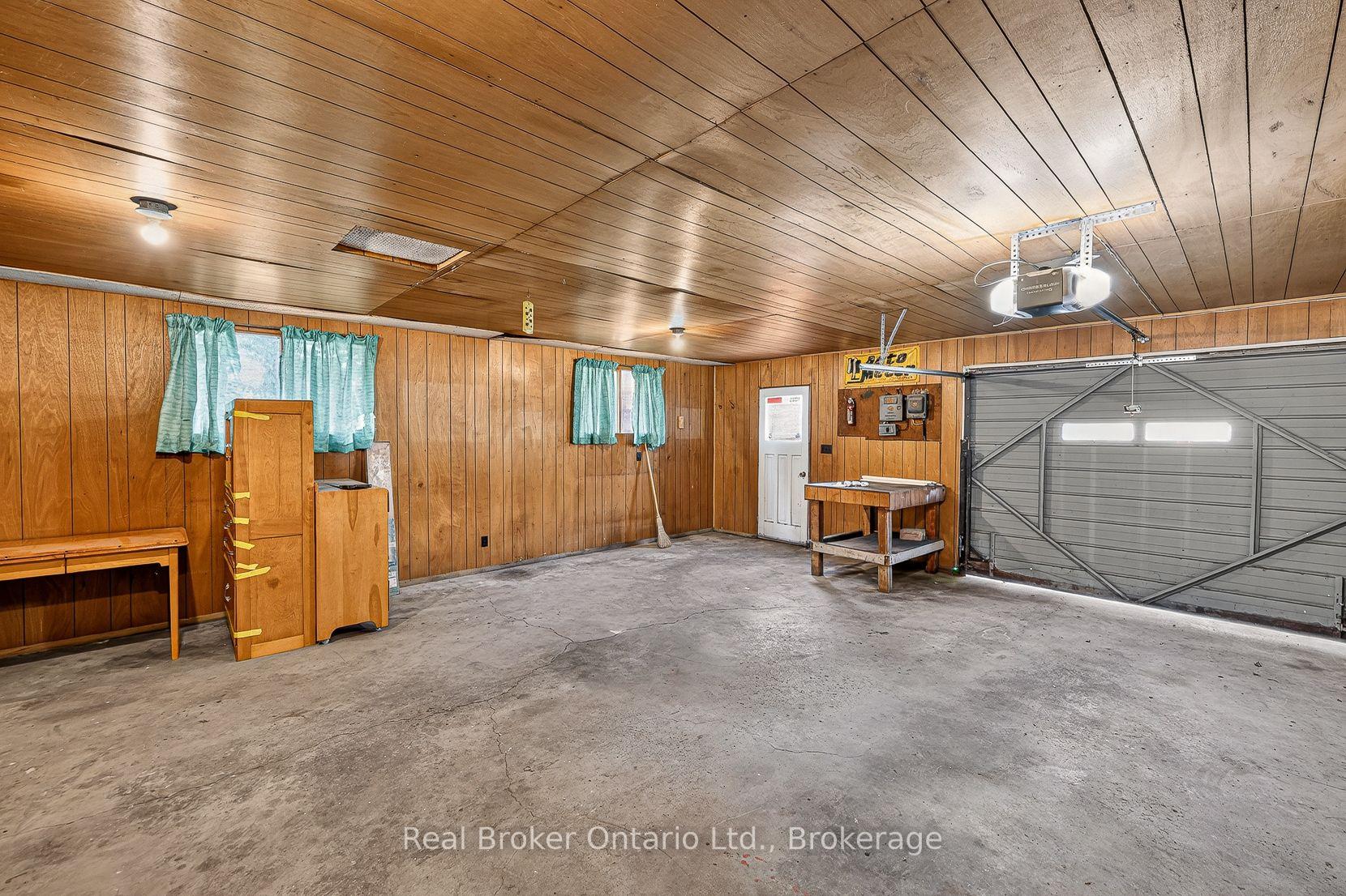 Photo 19 of 884 Devonshire Avenue, Woodstock, Woodstock - North — HOMEH