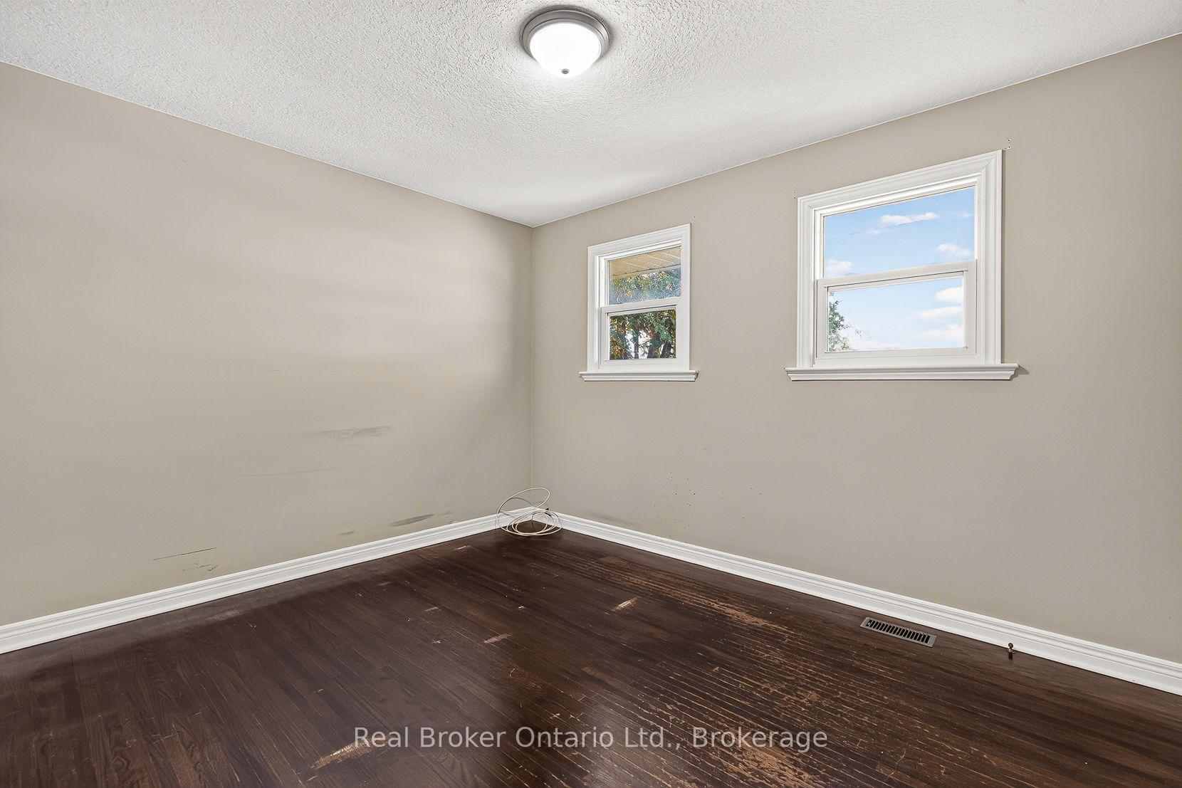 Photo 29 of 884 Devonshire Avenue, Woodstock, Woodstock - North — HOMEH