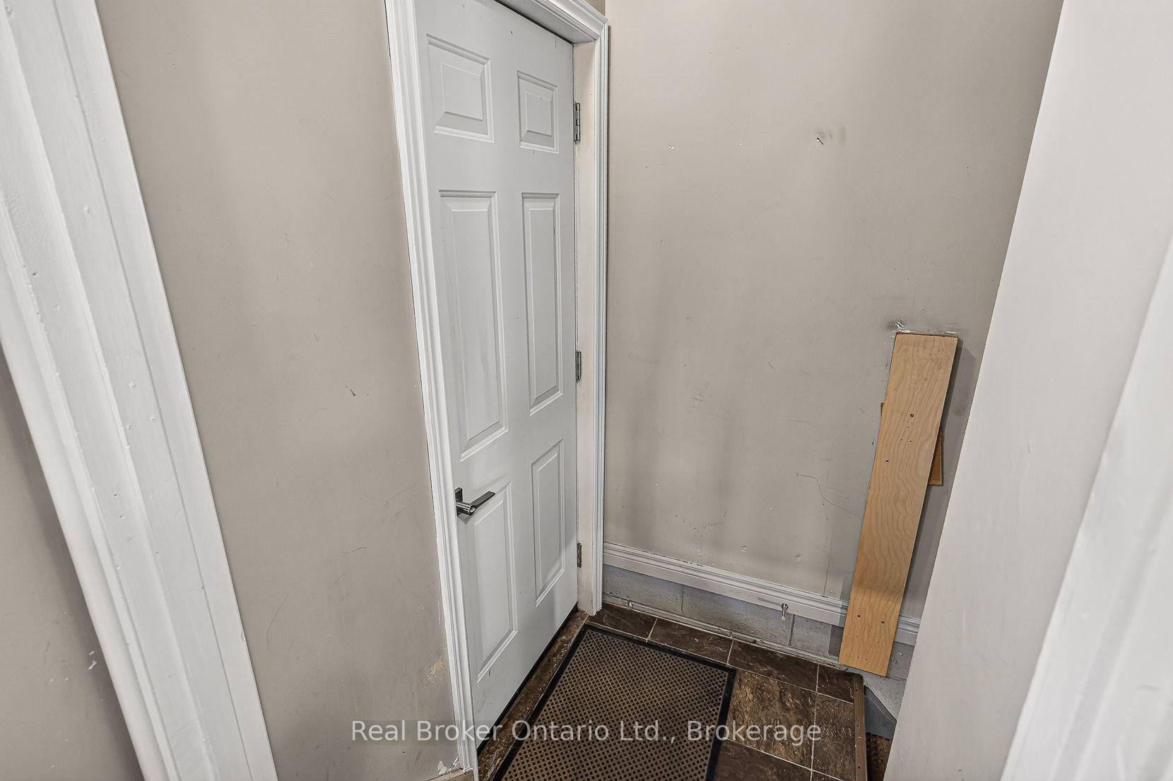 Photo 35 of 884 Devonshire Avenue, Woodstock, Woodstock - North — HOMEH