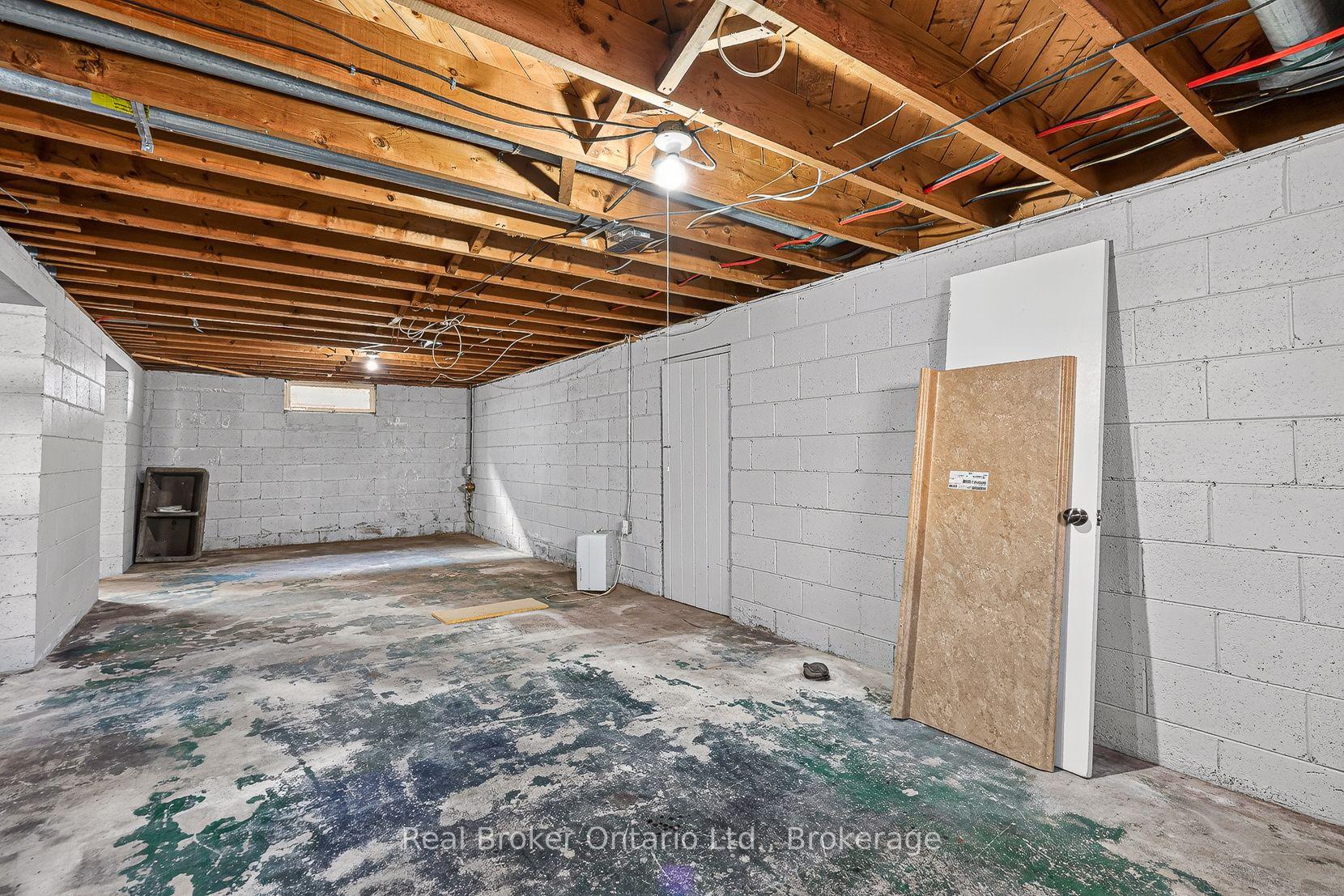 Photo 41 of 884 Devonshire Avenue, Woodstock, Woodstock - North — HOMEH