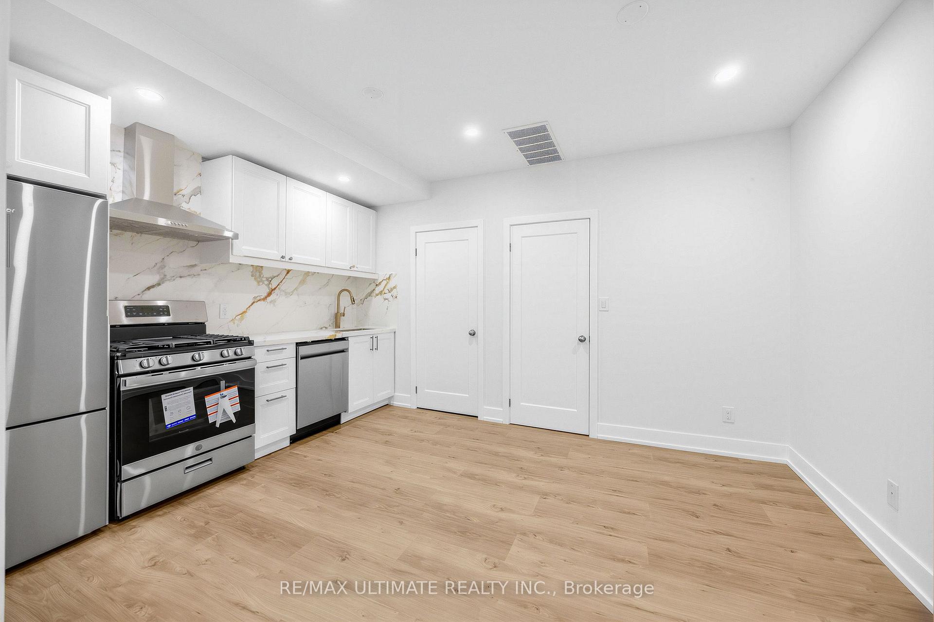 Photo 4 of Unit 202, 229 Spadina Avenue, Toronto, Kensington-Chinatown — HOMEH