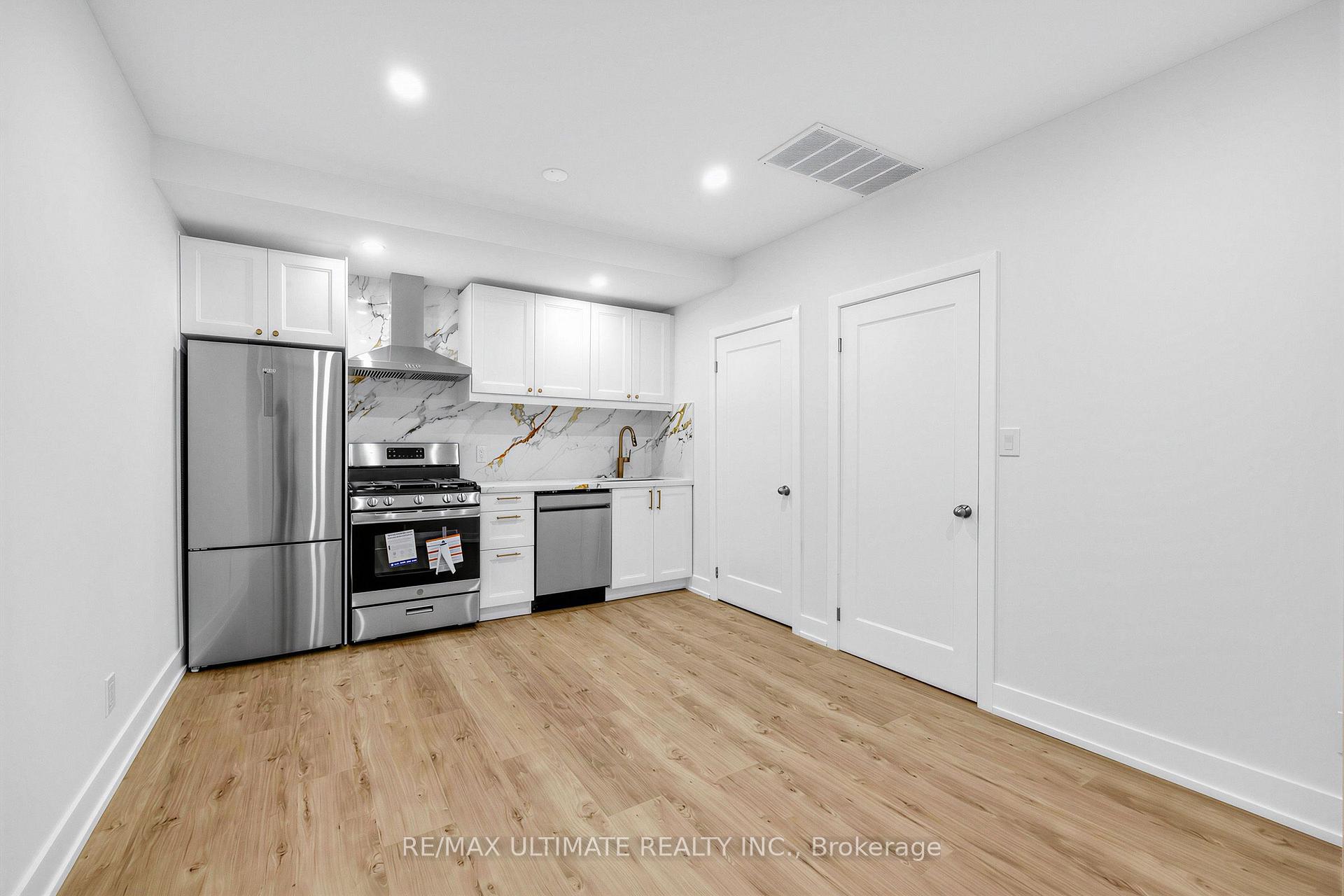 Photo 3 of Unit 202, 229 Spadina Avenue, Toronto, Kensington-Chinatown — HOMEH