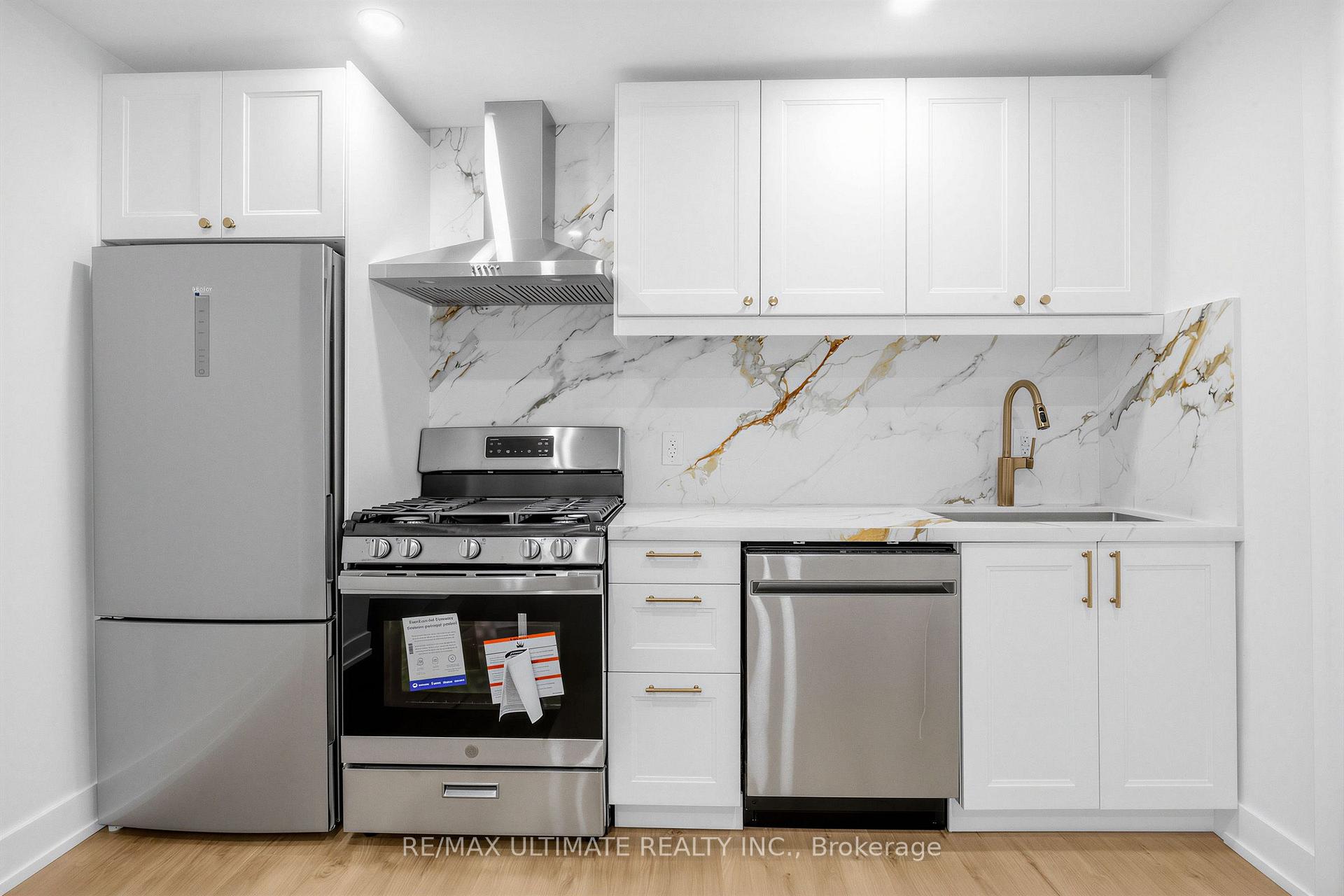 Photo 2 of Unit 202, 229 Spadina Avenue, Toronto, Kensington-Chinatown — HOMEH
