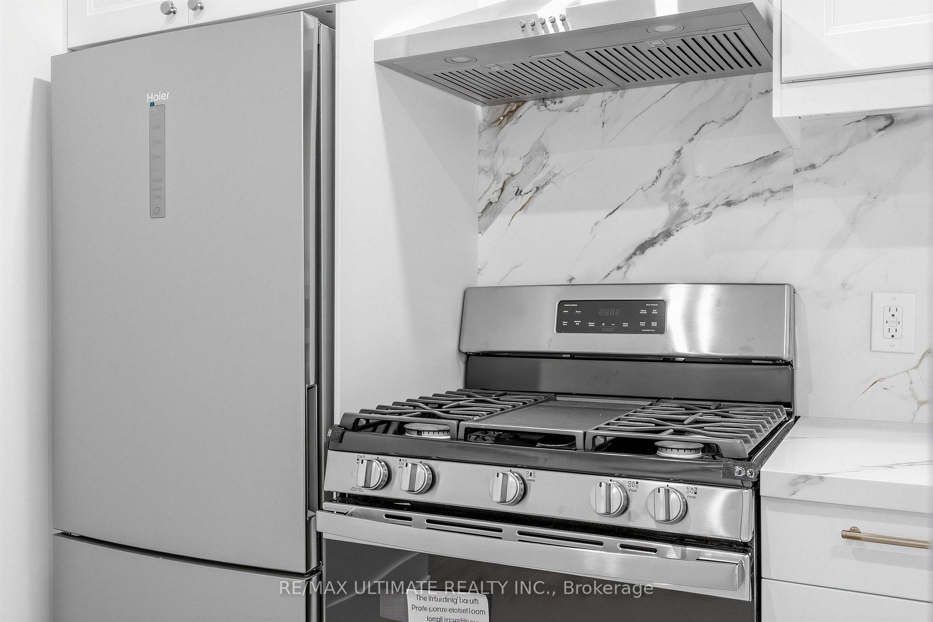 Photo 6 of Unit 202, 229 Spadina Avenue, Toronto, Kensington-Chinatown — HOMEH