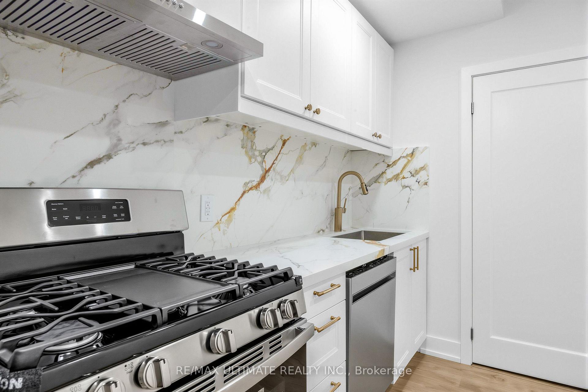 Photo 8 of Unit 202, 229 Spadina Avenue, Toronto, Kensington-Chinatown — HOMEH