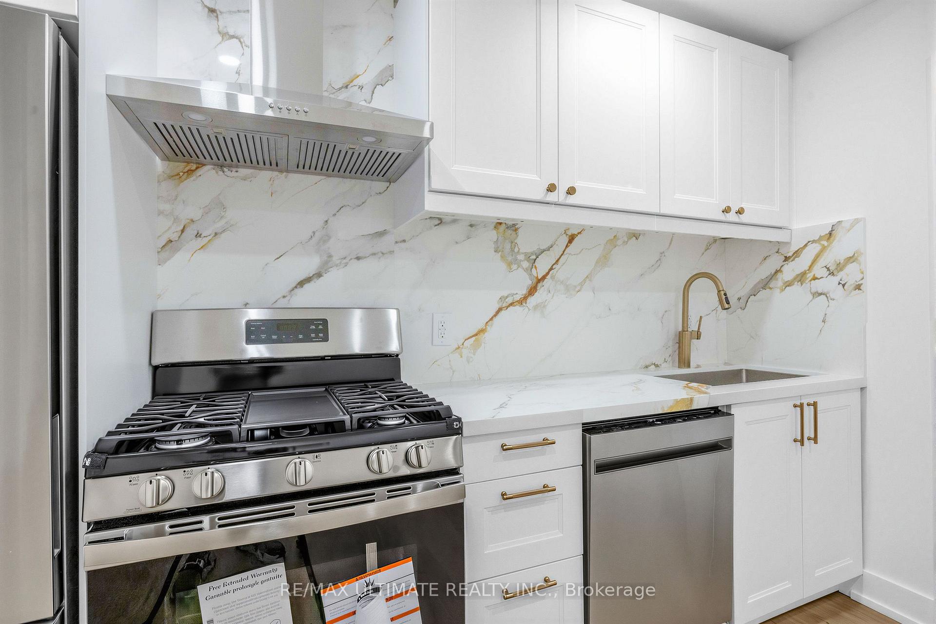 Photo 9 of Unit 202, 229 Spadina Avenue, Toronto, Kensington-Chinatown — HOMEH