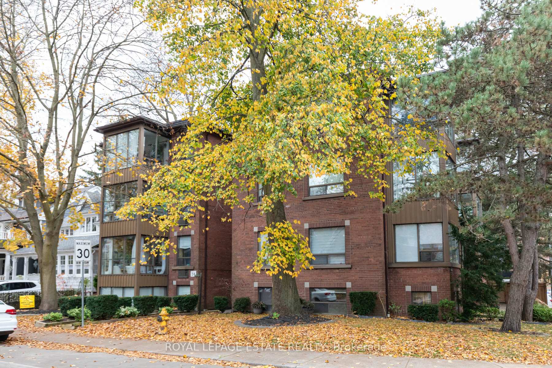 Photo 2 of Unit 1A, 38 Leuty Avenue, Toronto, The Beaches — HOMEH