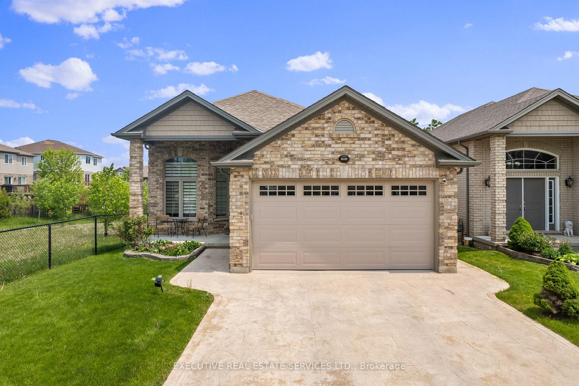 Photo of 2884 Devon Road