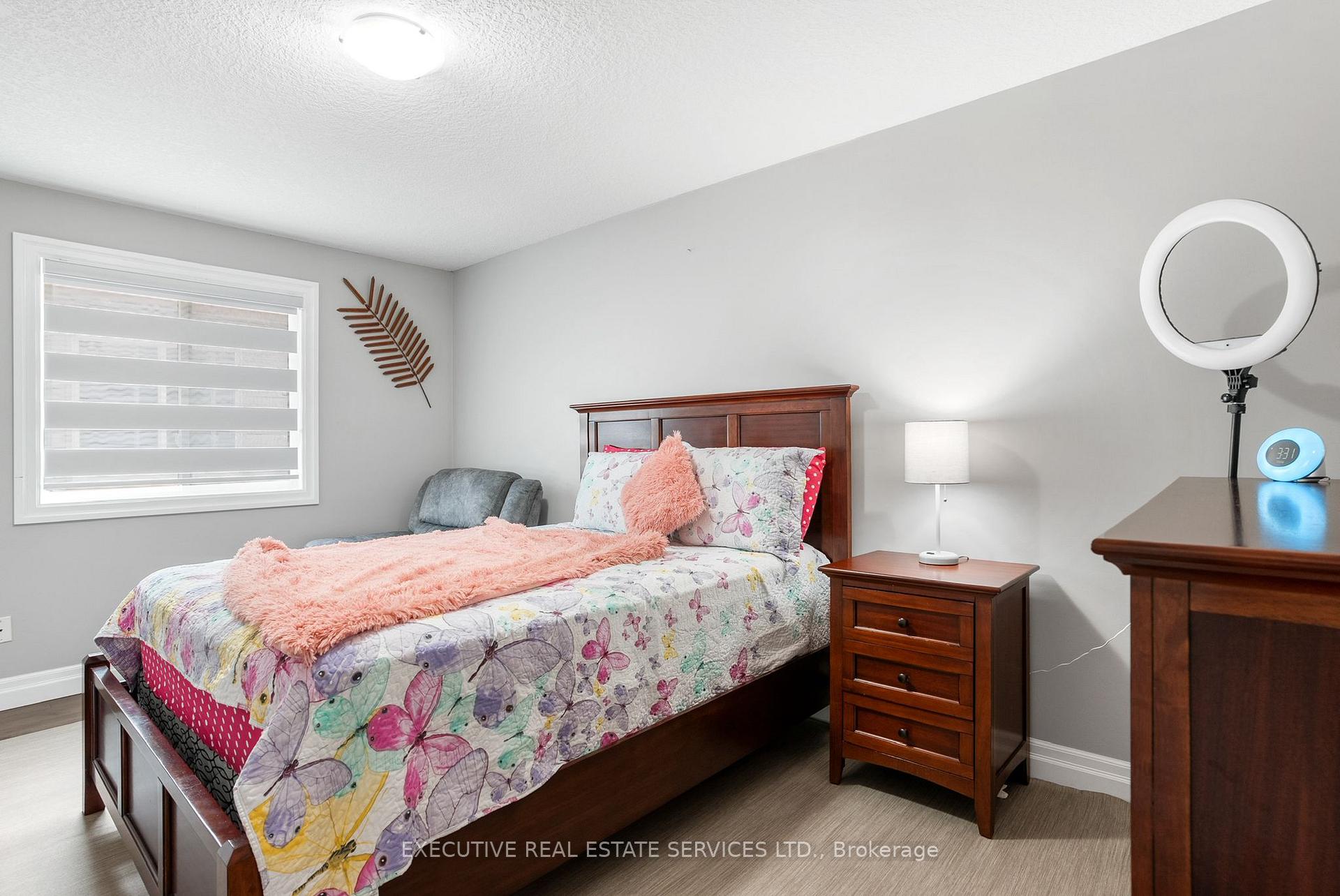Photo 24 of 2884 Devon Road, London, South W — HOMEH