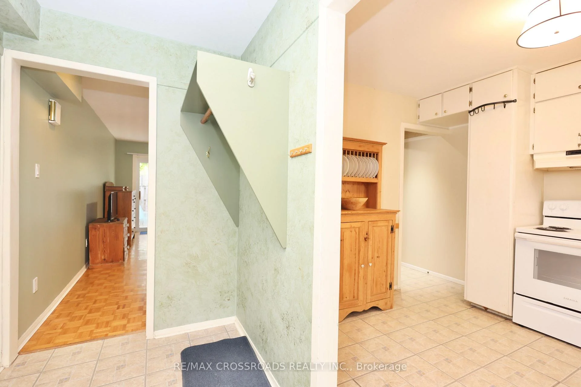 Photo 5 of Unit 3, 118 Wales Avenue, Markham, Old Markham Village — HOMEH