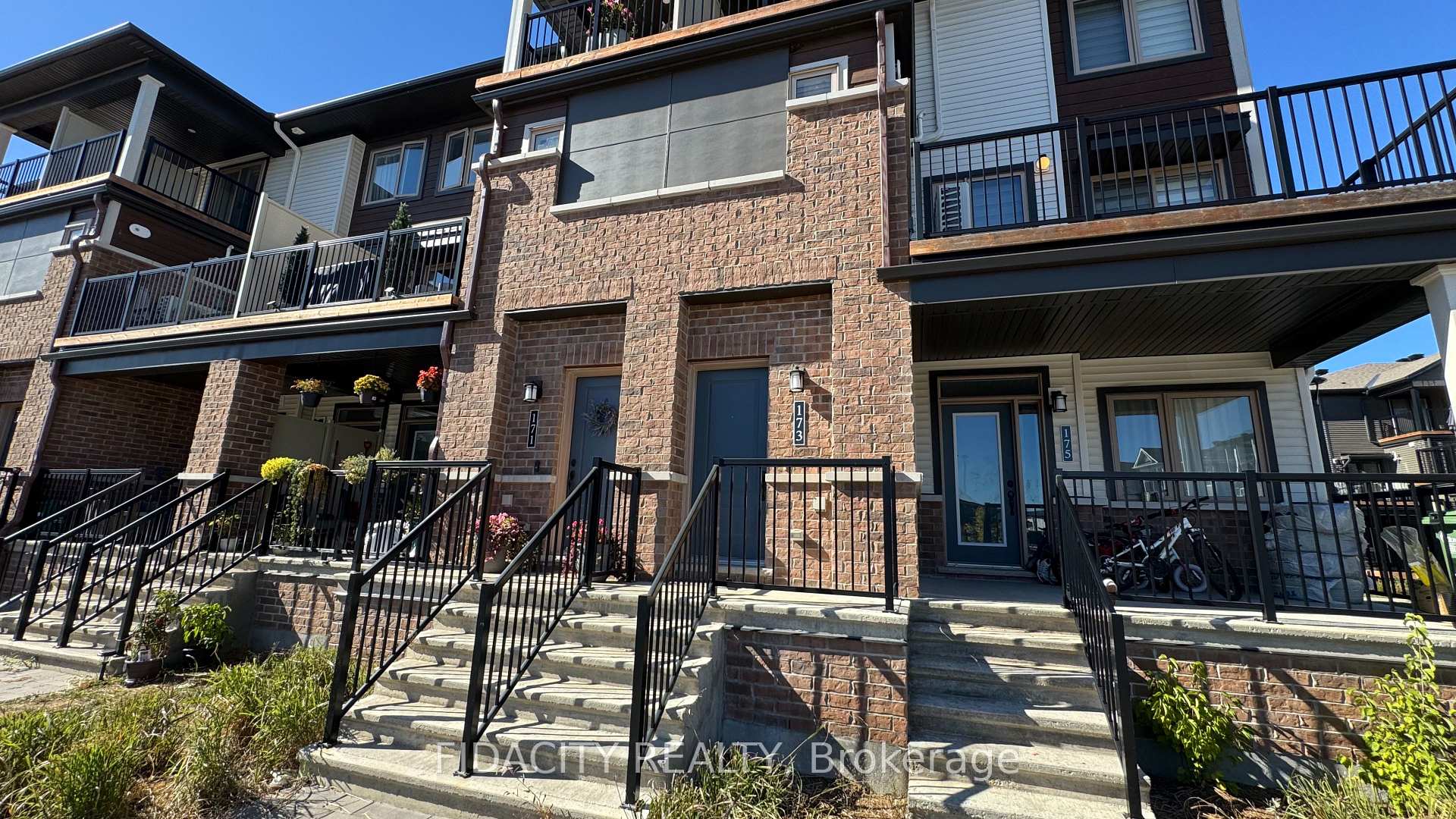 Photo 2 of 173 Anthracite Private, Ottawa, Barrhaven - Heritage Park — HOMEH