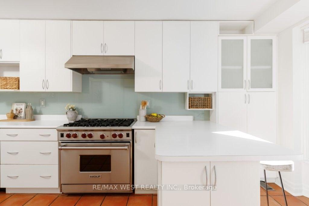 Photo 13 of 256 Erskine Avenue, Toronto, Mount Pleasant East — HOMEH