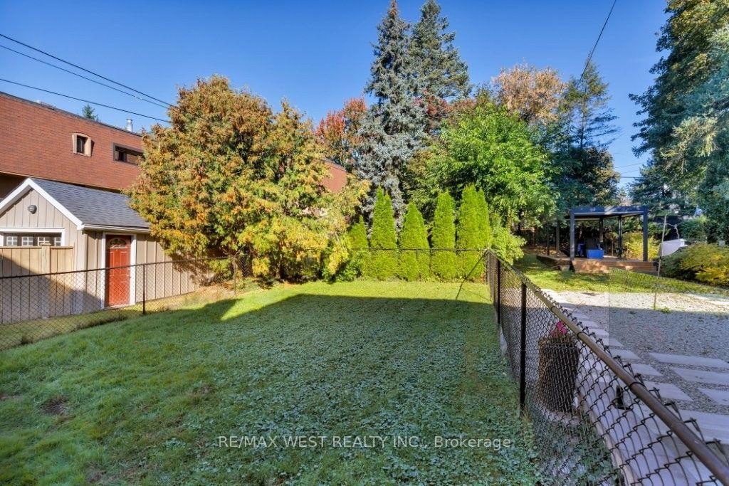 Photo 15 of 256 Erskine Avenue, Toronto, Mount Pleasant East — HOMEH