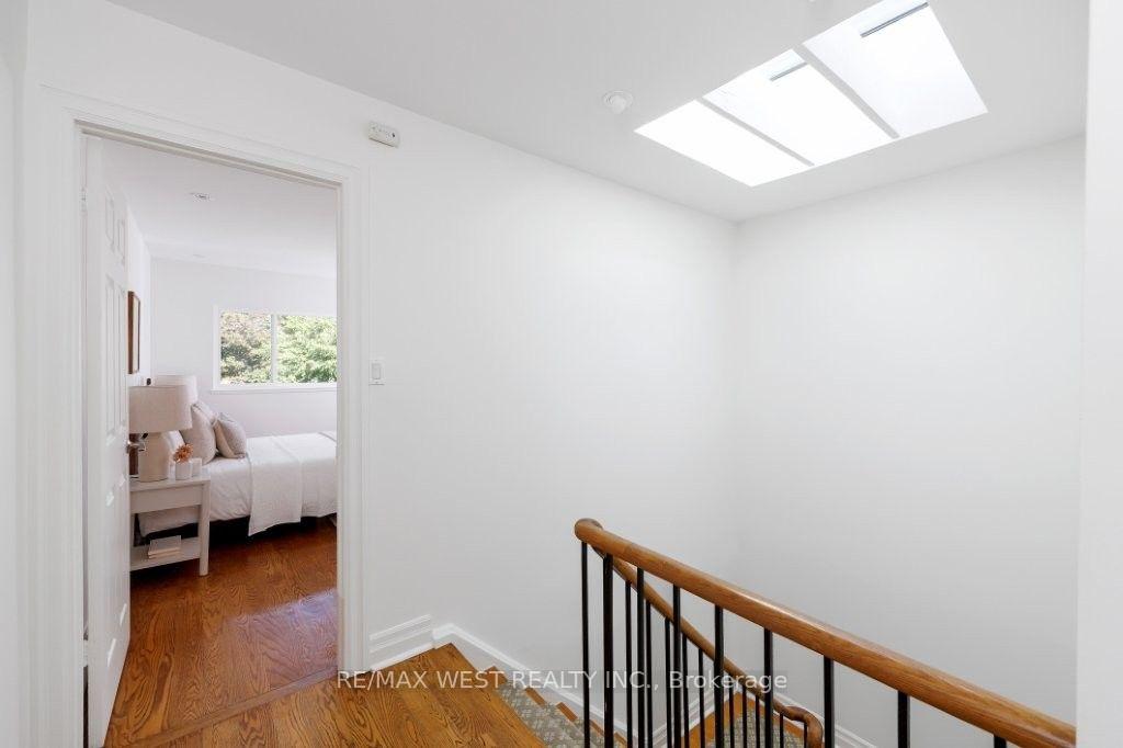 Photo 16 of 256 Erskine Avenue, Toronto, Mount Pleasant East — HOMEH