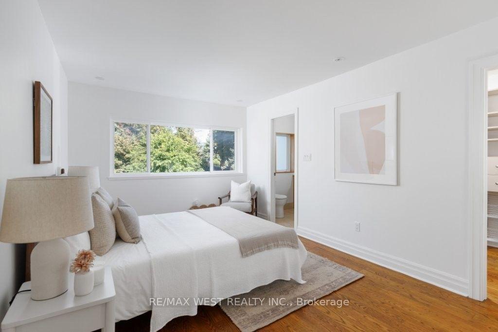 Photo 17 of 256 Erskine Avenue, Toronto, Mount Pleasant East — HOMEH
