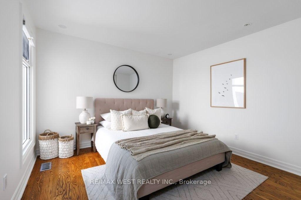 Photo 22 of 256 Erskine Avenue, Toronto, Mount Pleasant East — HOMEH