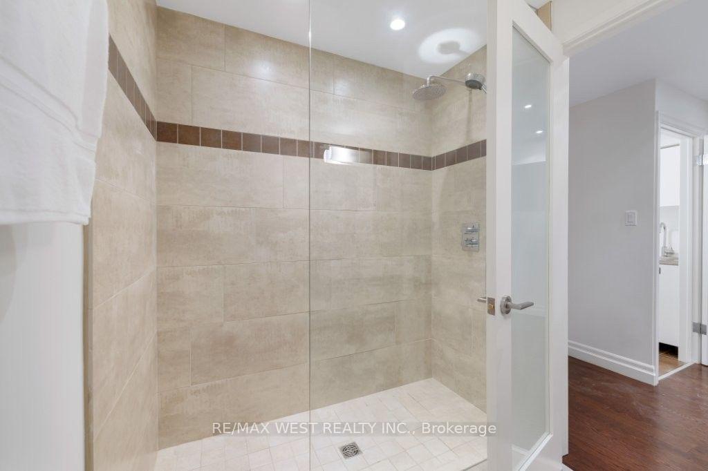 Photo 31 of 256 Erskine Avenue, Toronto, Mount Pleasant East — HOMEH