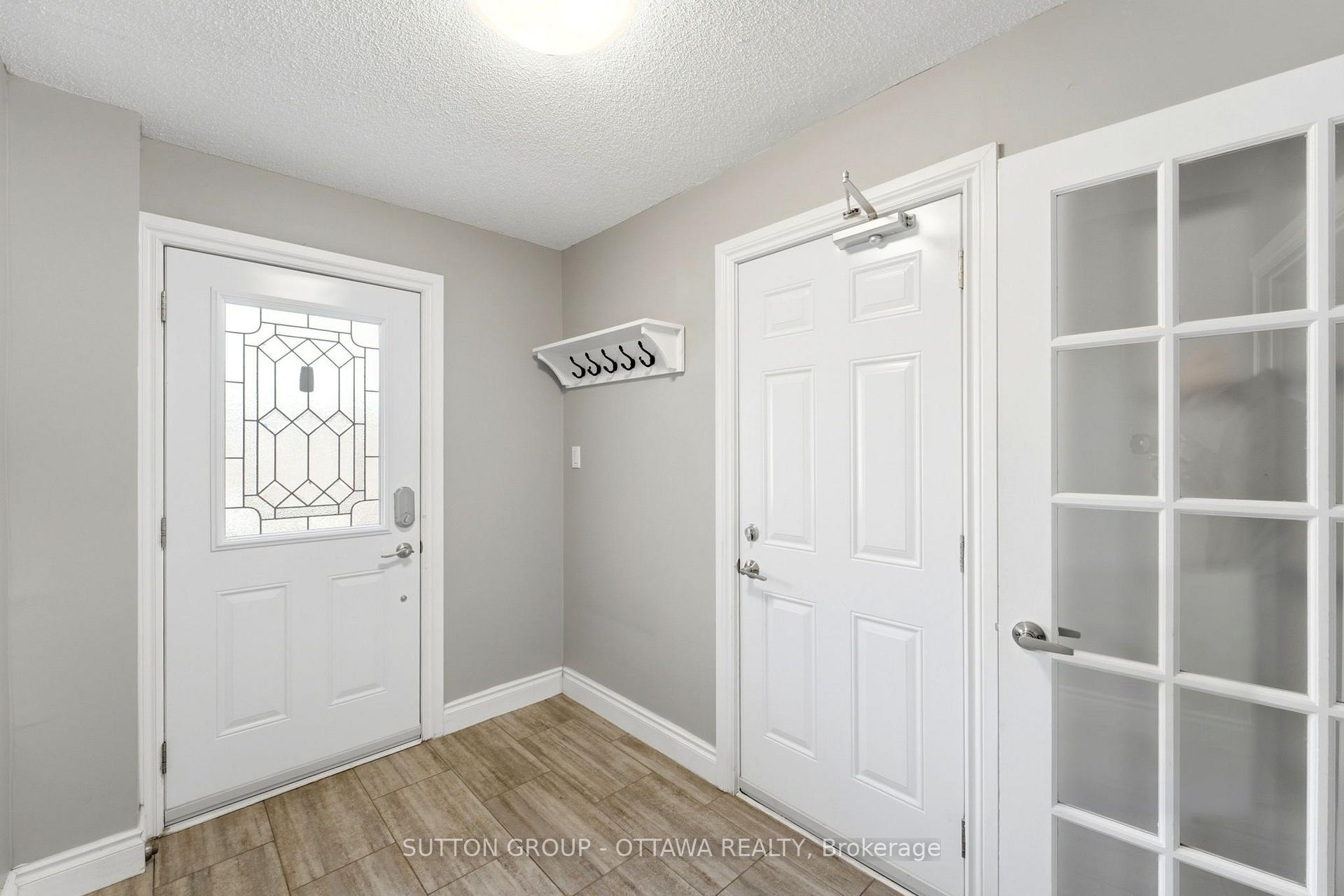 Photo 4 of Unit 71, 2415 Southvale Crescent, Ottawa, Sheffield Glen/Industrial Park — HOMEH