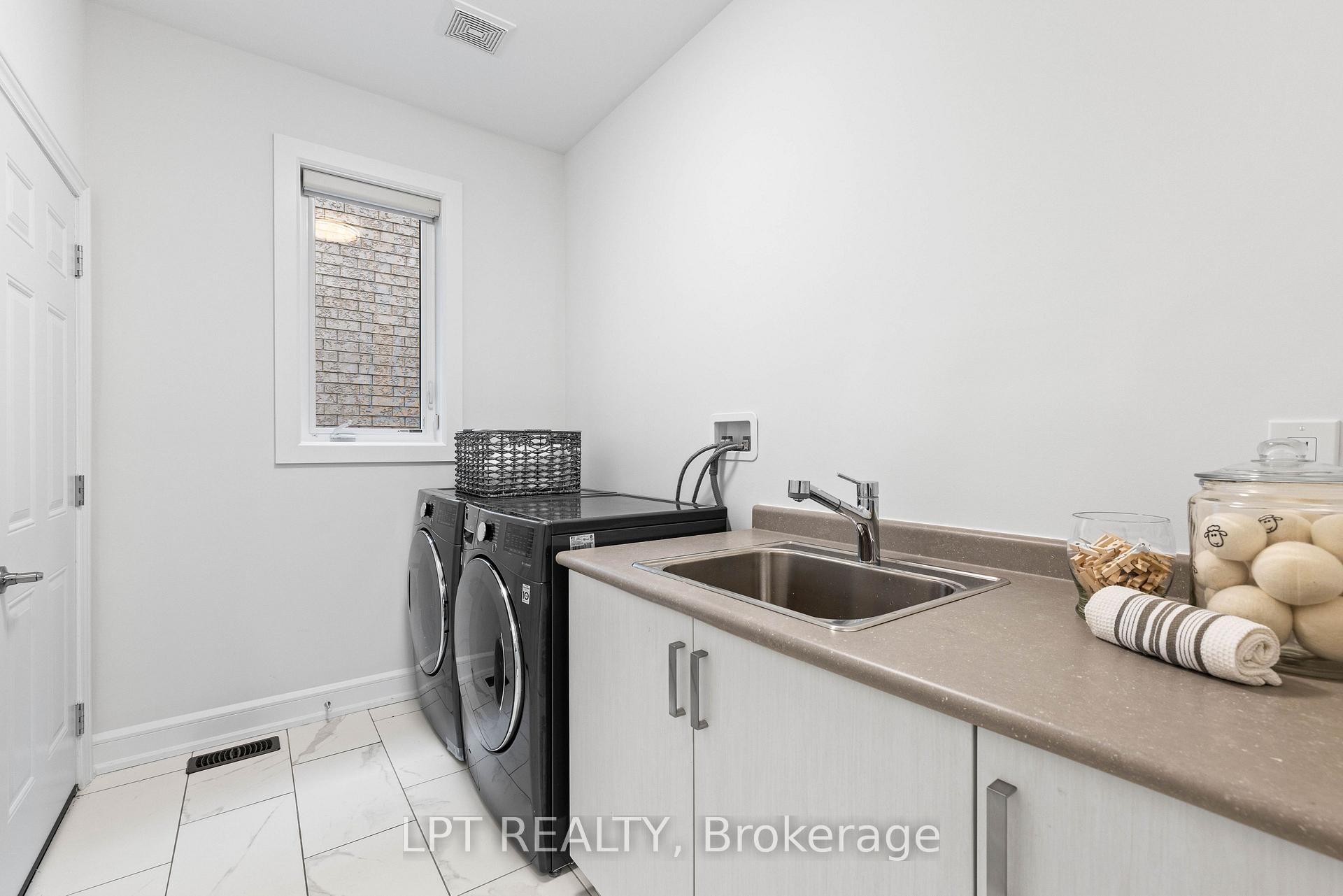 Photo 7 of 90 Keatley Drive, Vaughan, Patterson — HOMEH