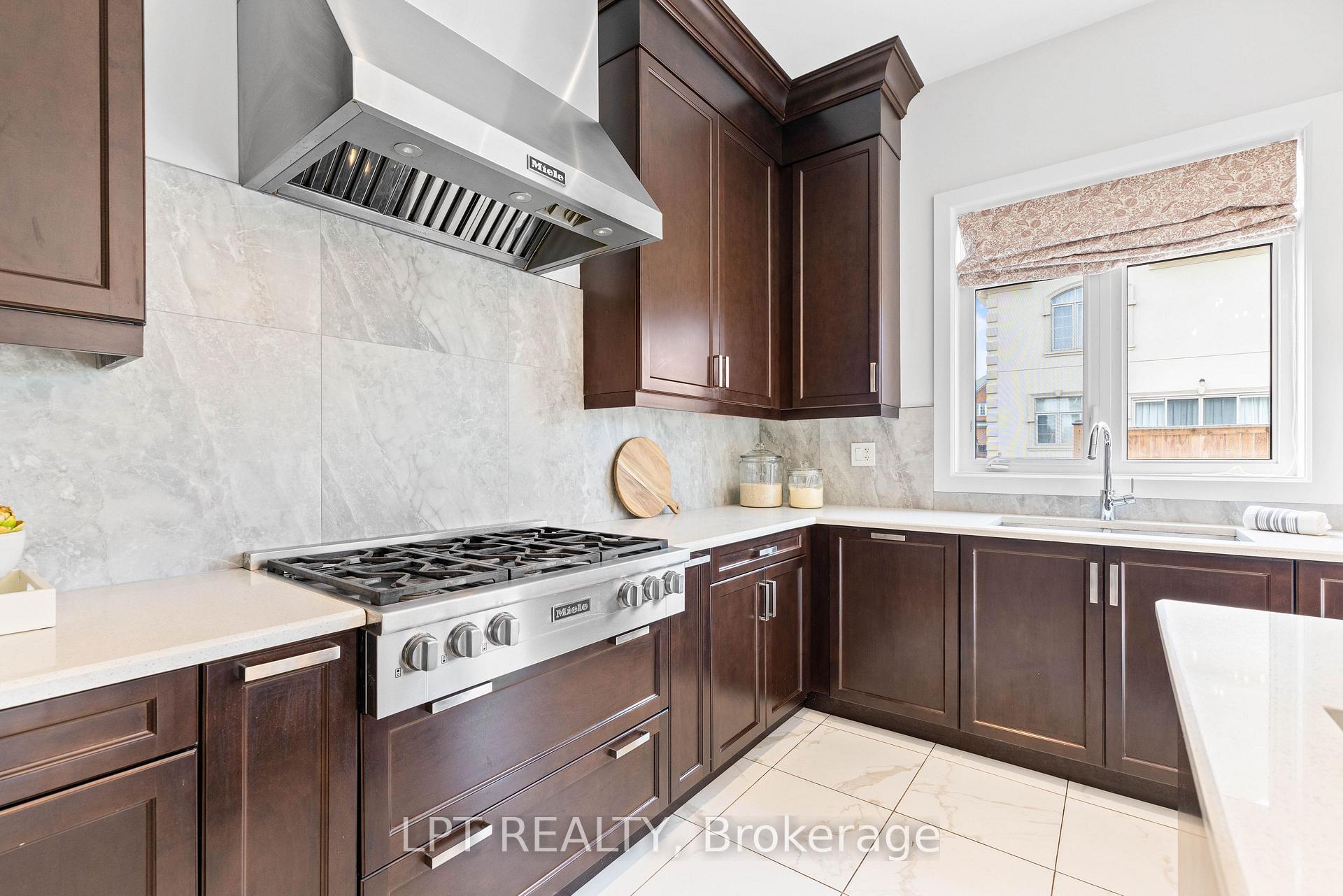 Photo 18 of 90 Keatley Drive, Vaughan, Patterson — HOMEH