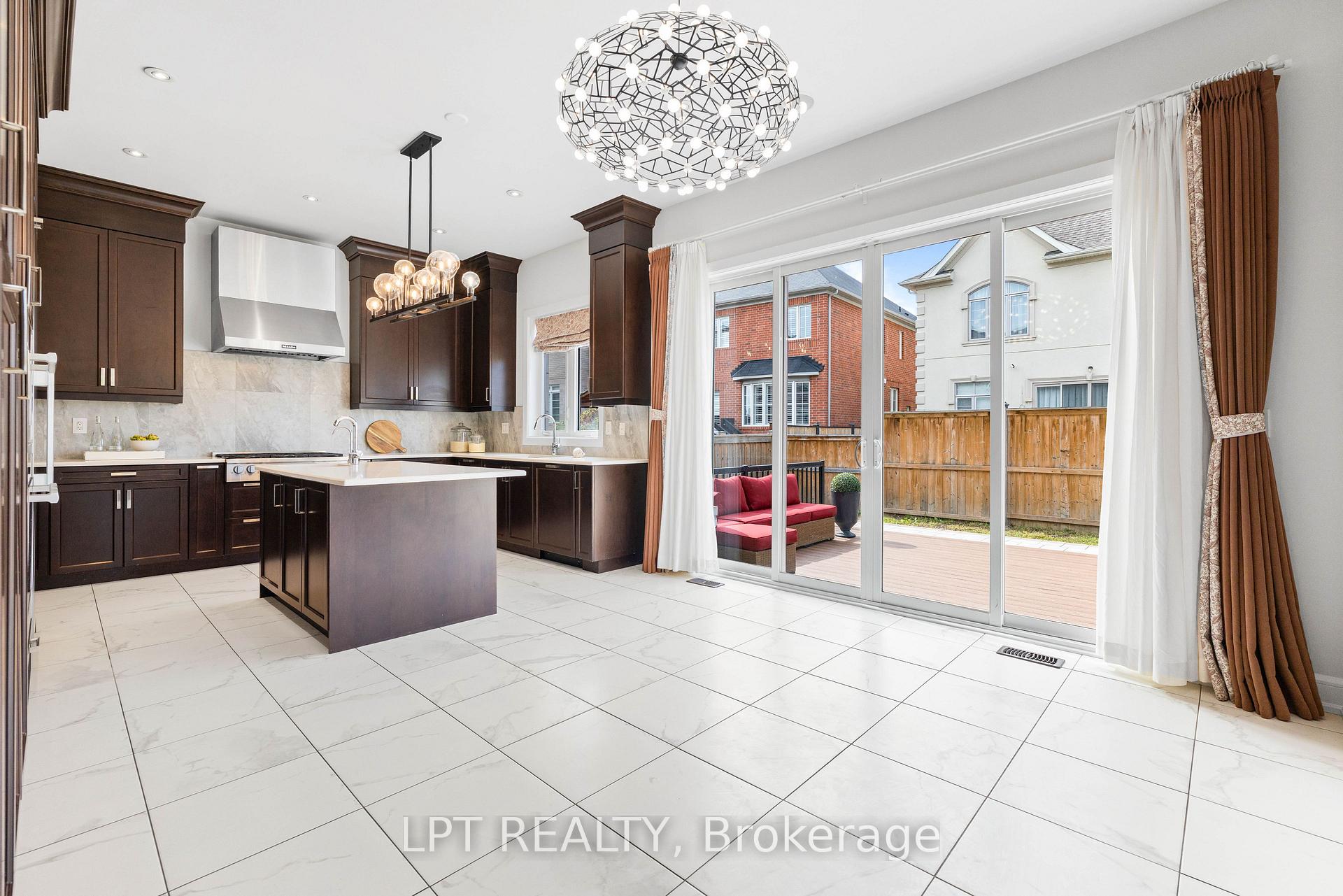 Photo 19 of 90 Keatley Drive, Vaughan, Patterson — HOMEH