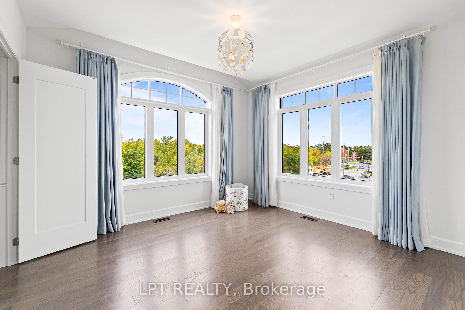 Photo 23 of 90 Keatley Drive, Vaughan, Patterson — HOMEH