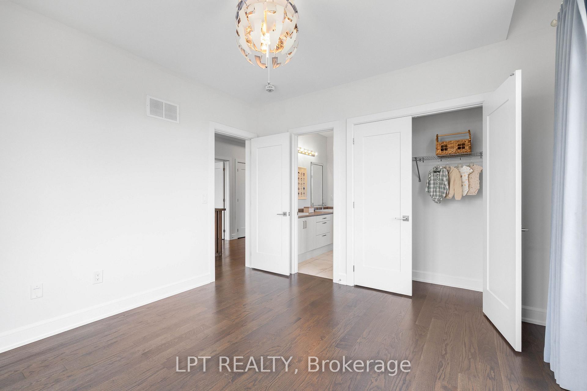 Photo 24 of 90 Keatley Drive, Vaughan, Patterson — HOMEH