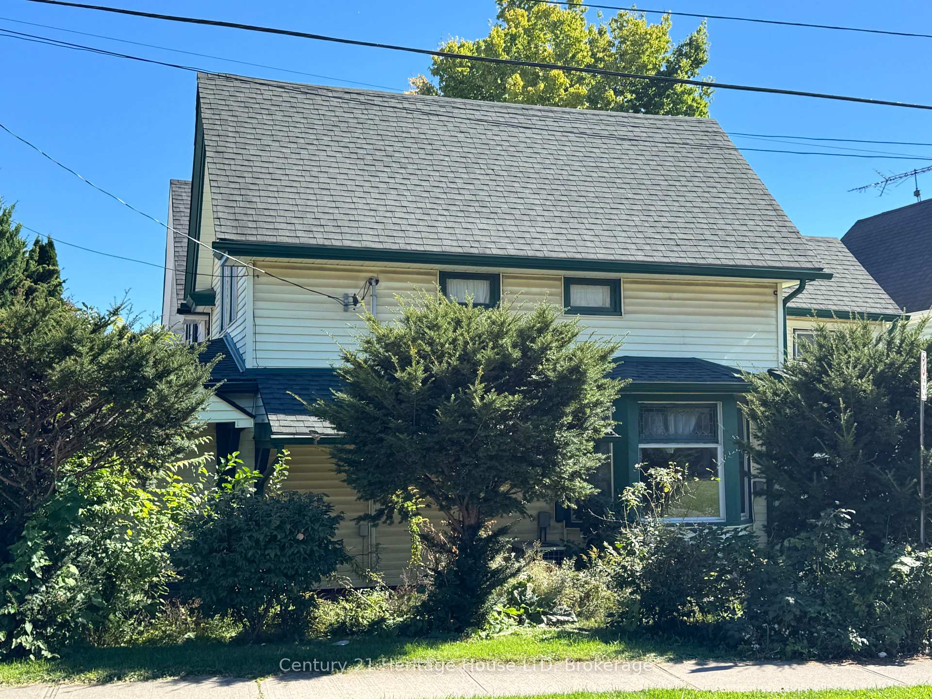 Photo 6 of 4488 Eastwood Crescent, Niagara Falls, Downtown — HOMEH