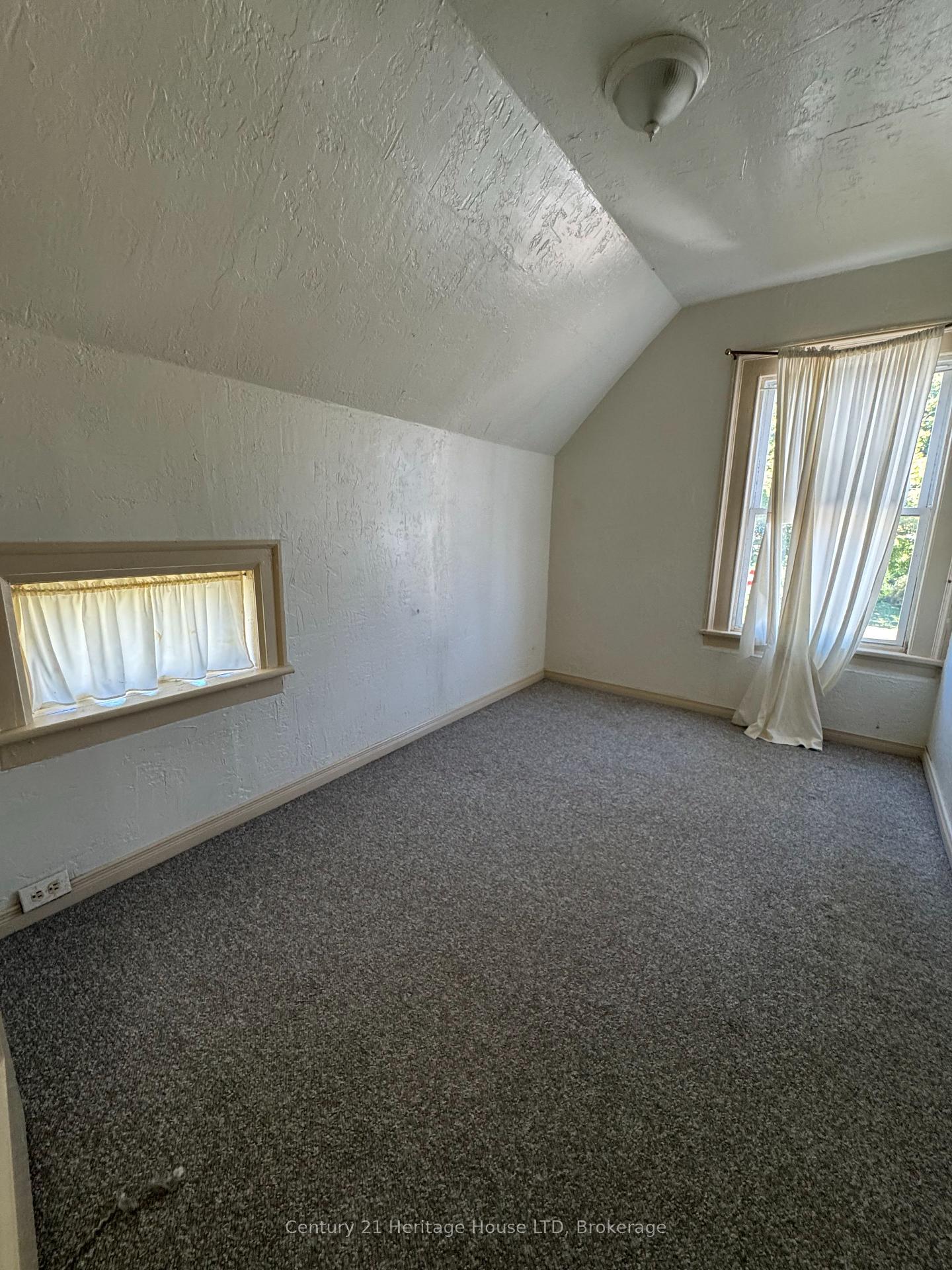Photo 20 of 4488 Eastwood Crescent, Niagara Falls, Downtown — HOMEH