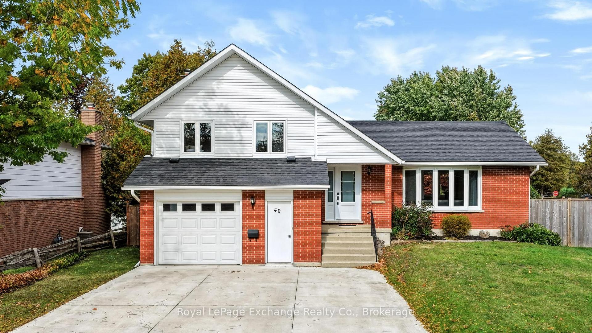 Front of 40 Golf Links Road