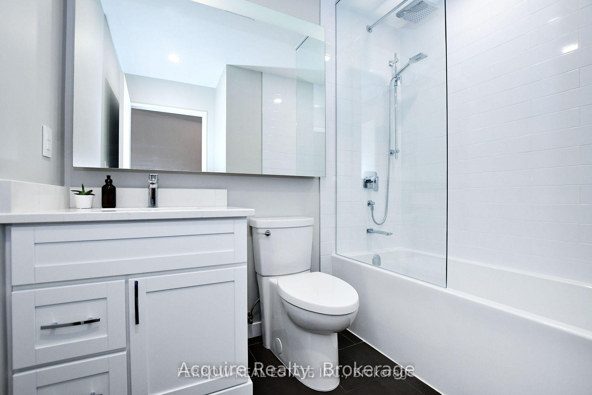 Photo 16 of Unit 1021, 1 Shaw Street, Toronto, Niagara — HOMEH