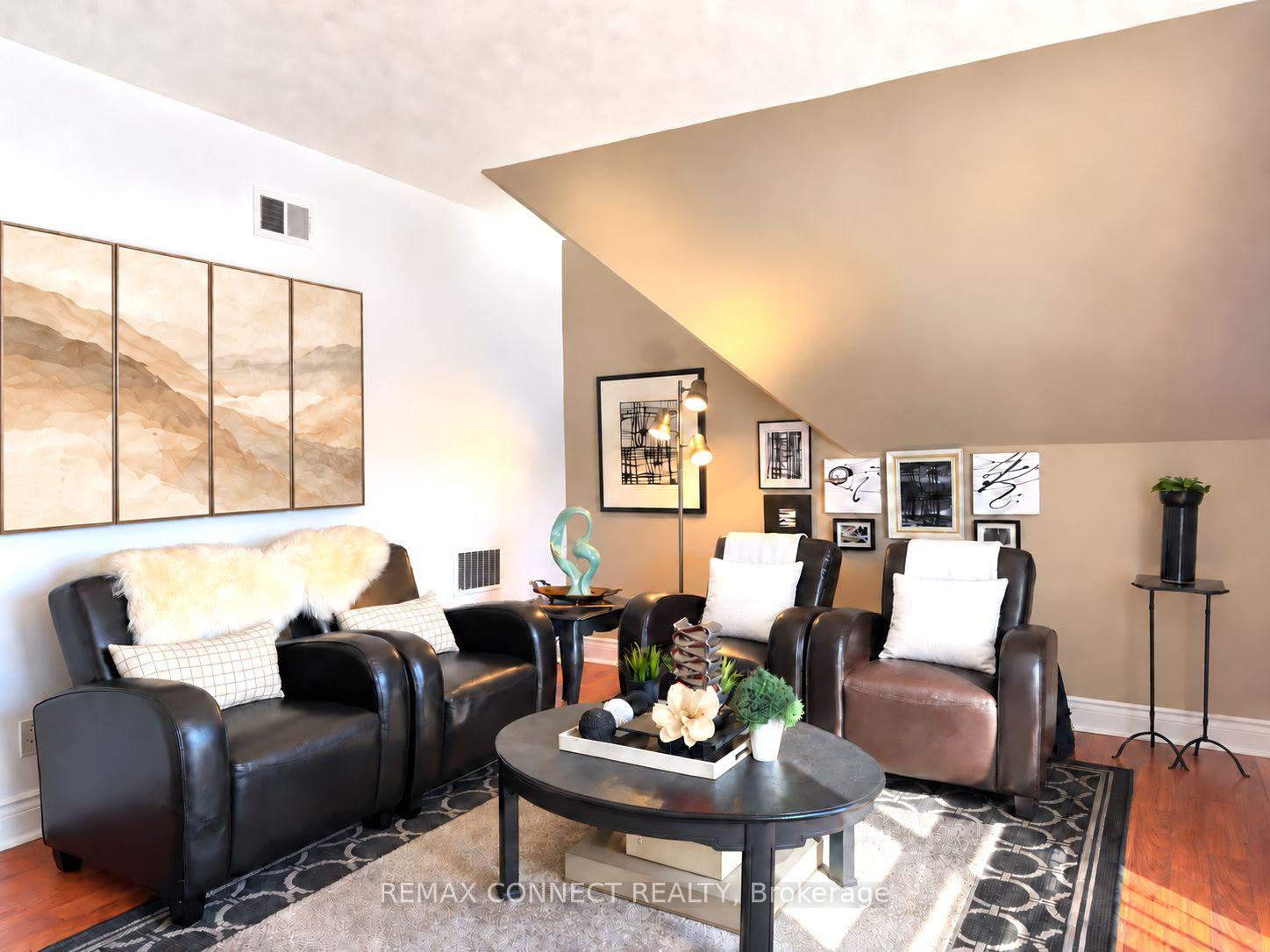 Photo 2 of Unit 303, 4872 Valley Way, Niagara Falls, Cherrywood — HOMEH