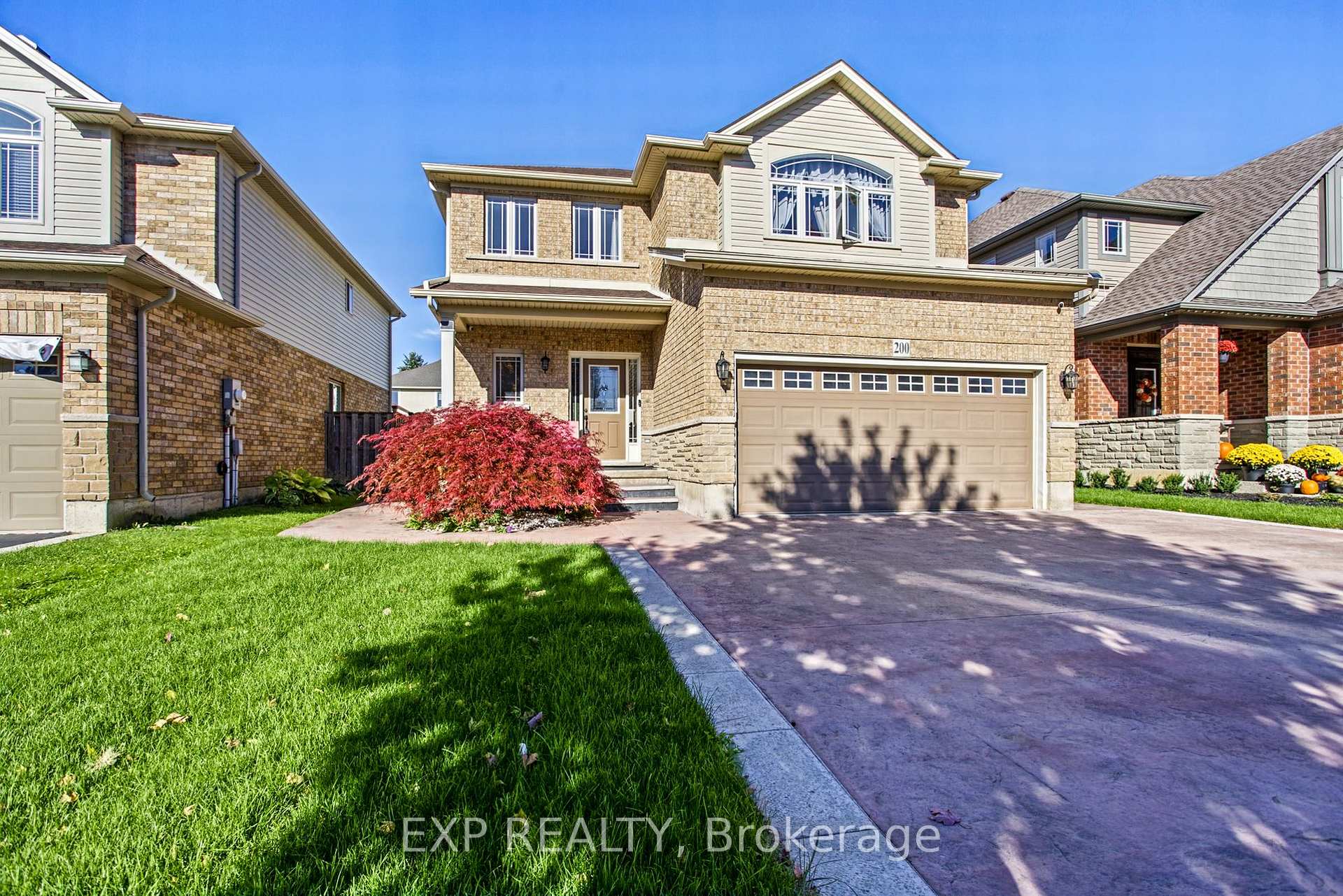 Photo 2 of 200 Valiant Circle, Hamilton, Binbrook — HOMEH