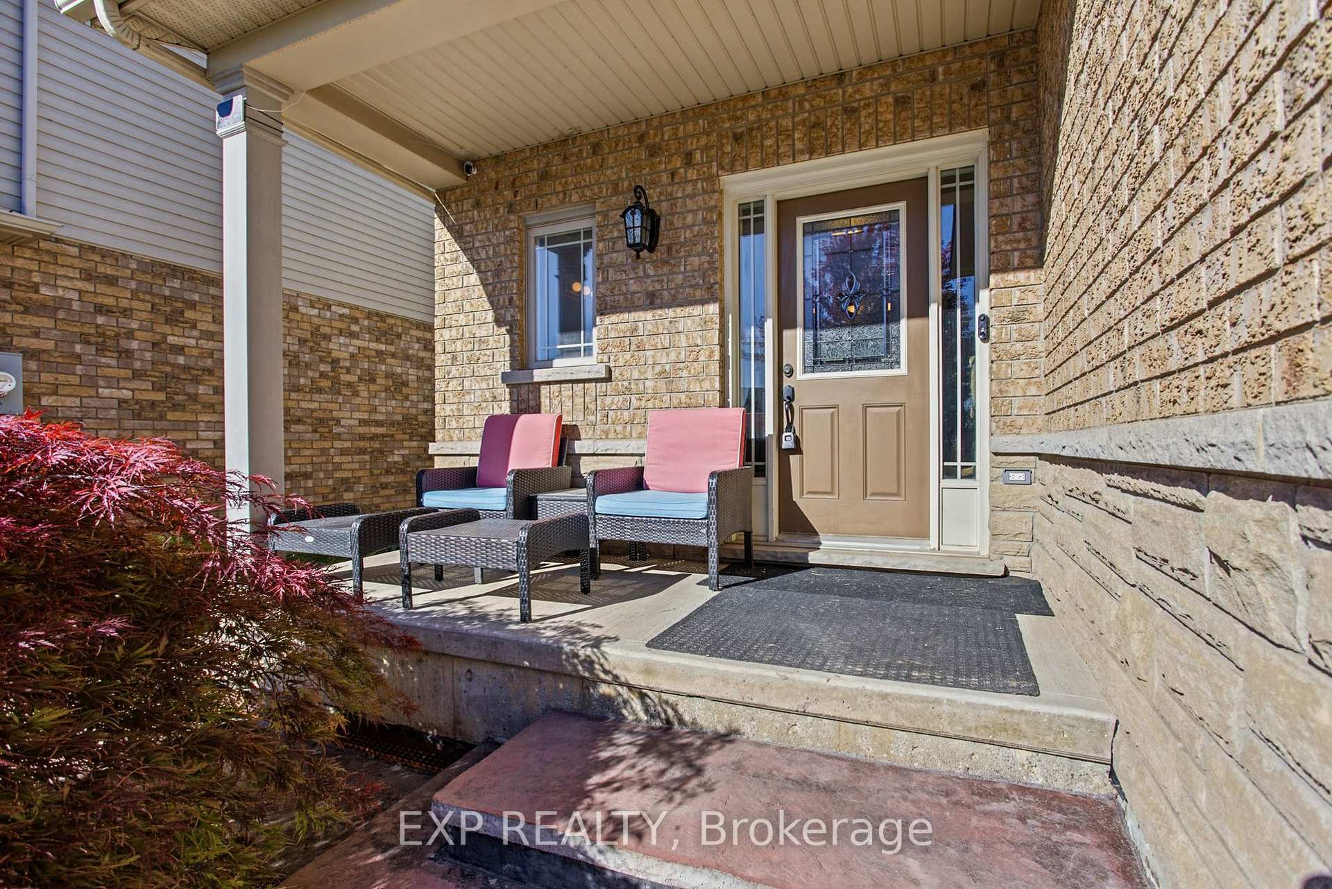 Photo 4 of 200 Valiant Circle, Hamilton, Binbrook — HOMEH
