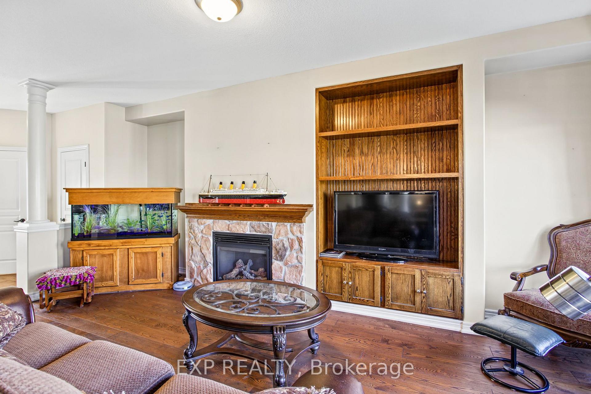 Photo 9 of 200 Valiant Circle, Hamilton, Binbrook — HOMEH
