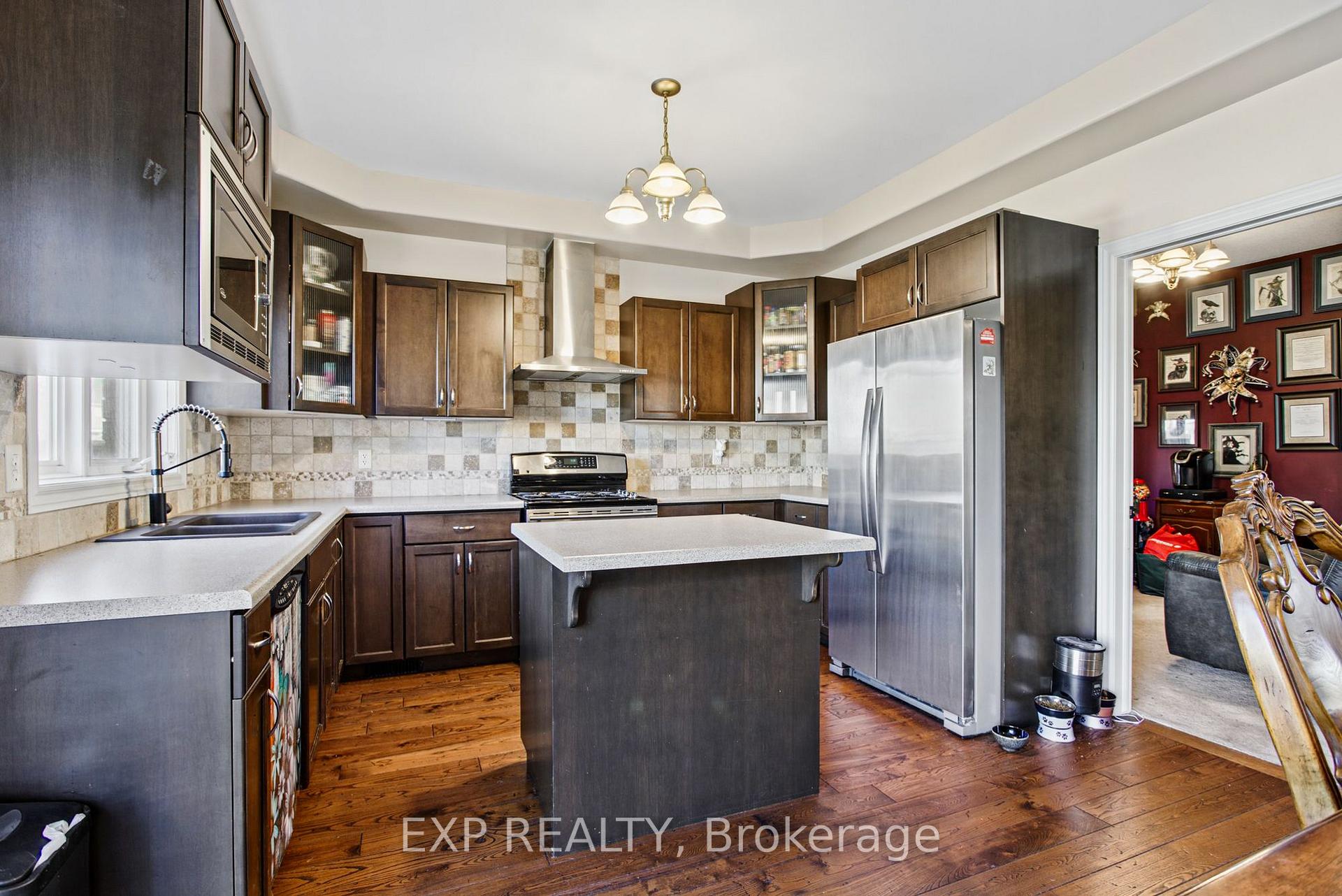 Photo 12 of 200 Valiant Circle, Hamilton, Binbrook — HOMEH