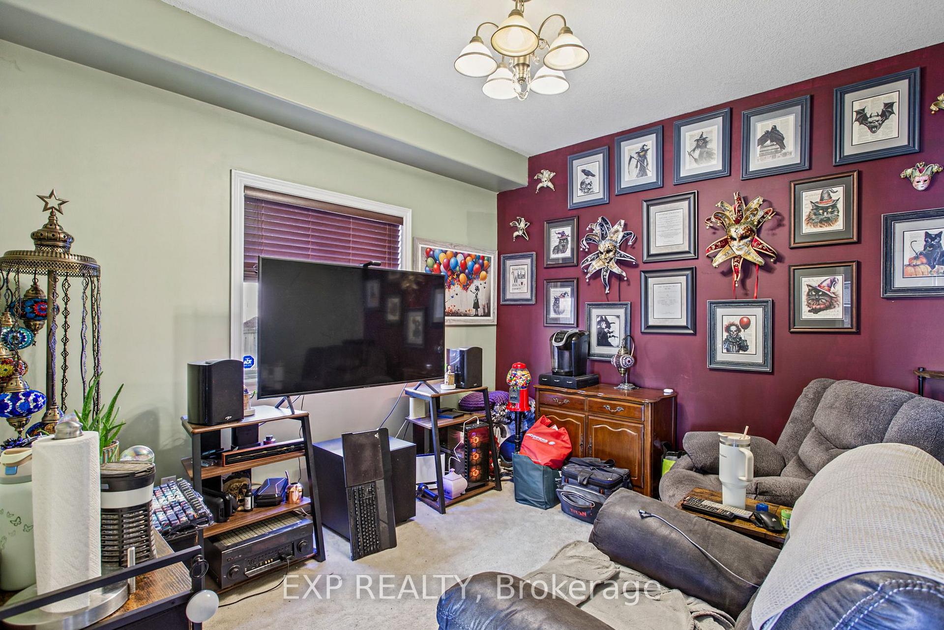 Photo 16 of 200 Valiant Circle, Hamilton, Binbrook — HOMEH
