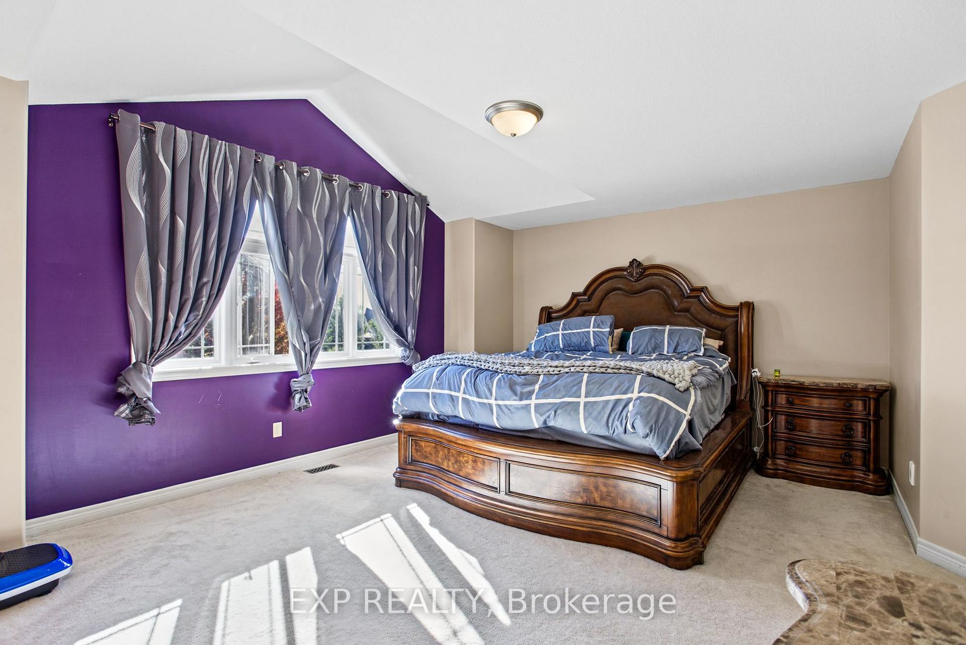 Photo 19 of 200 Valiant Circle, Hamilton, Binbrook — HOMEH