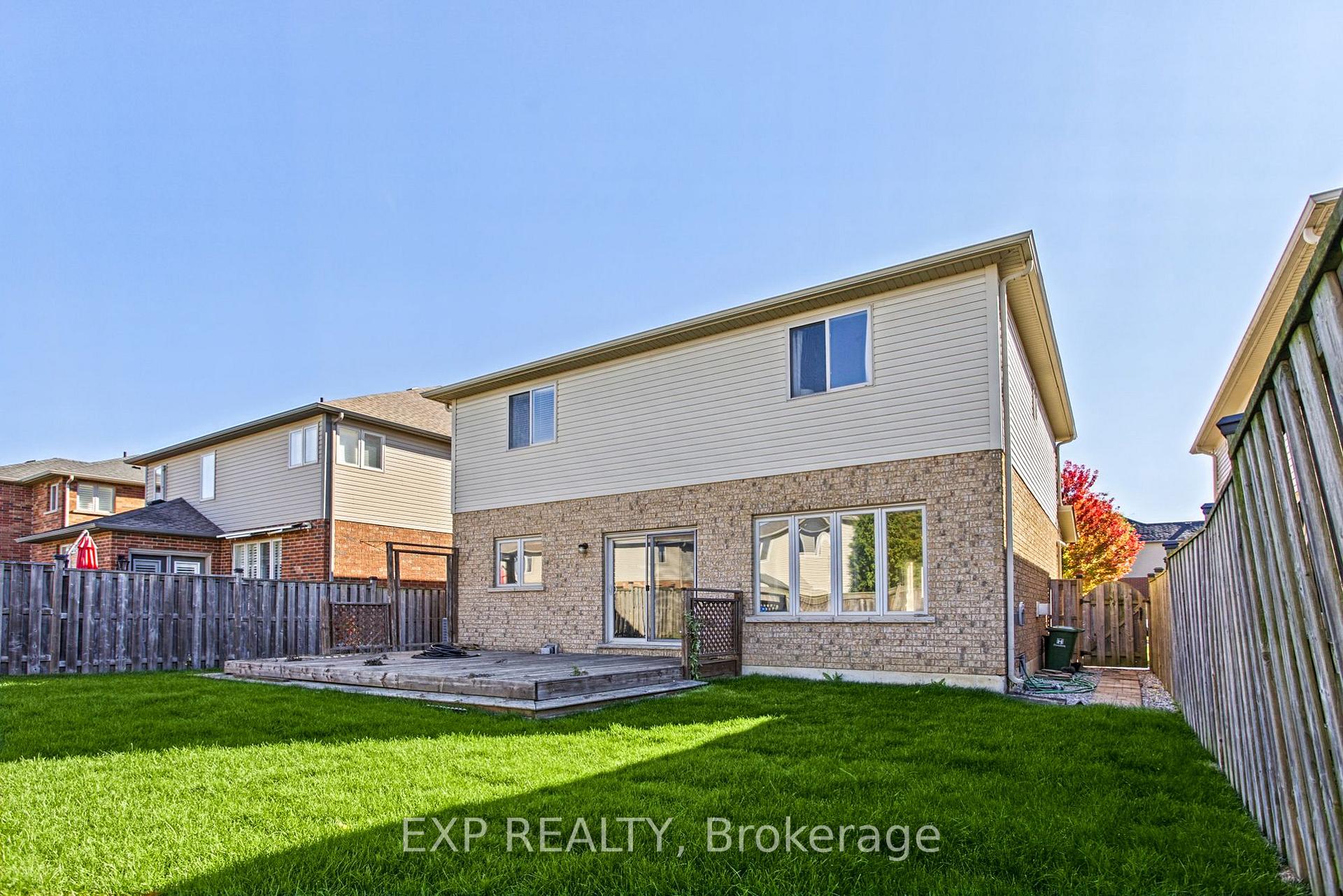 Photo 32 of 200 Valiant Circle, Hamilton, Binbrook — HOMEH