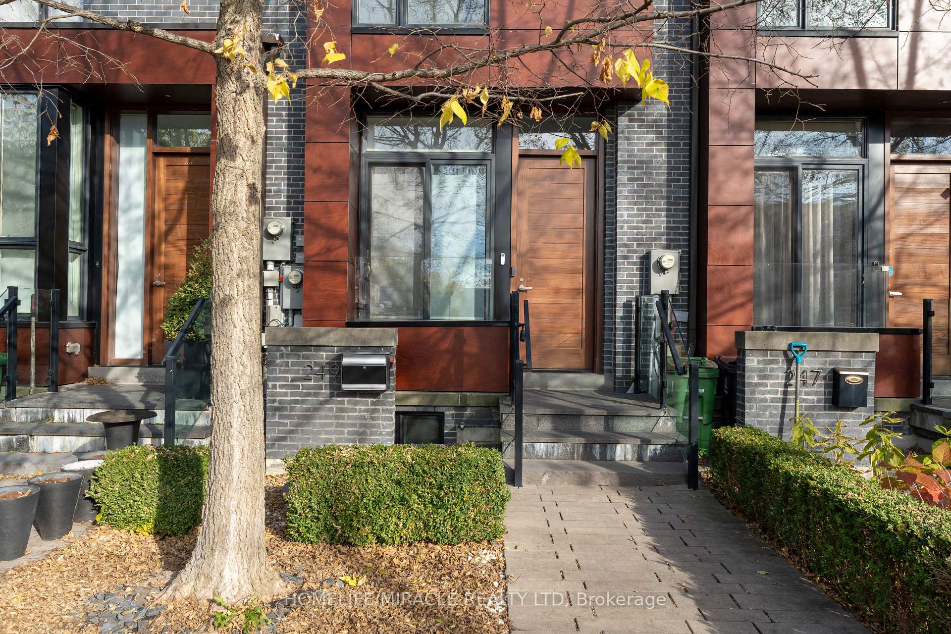 Photo 3 of 249 Claremont Street, Toronto, Trinity-Bellwoods — HOMEH